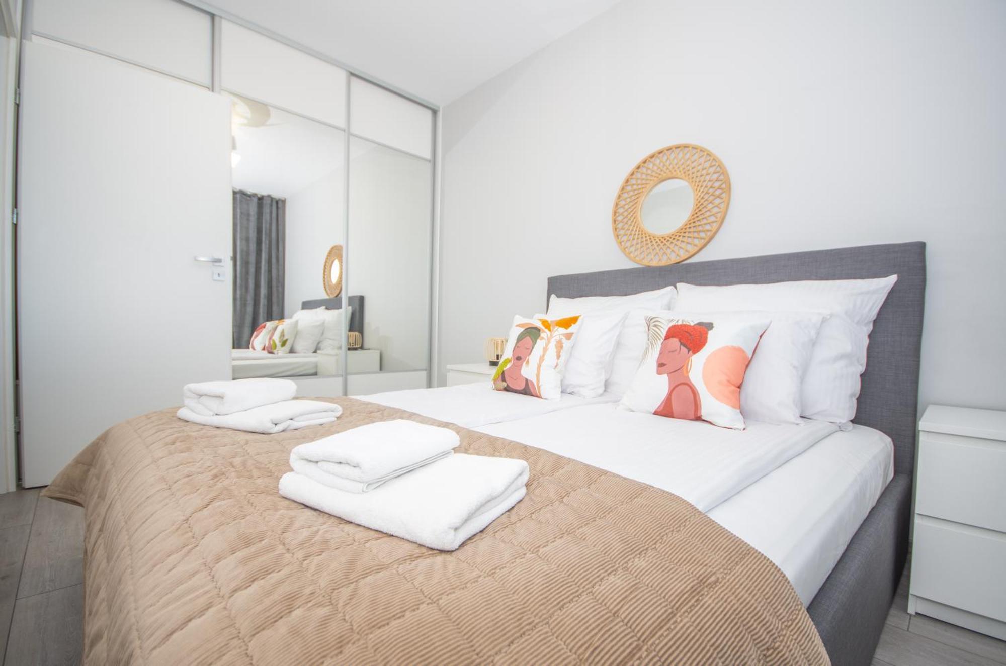 Inpoint Zablocie Near To University, Schindler's Factory, Aptiv,cisco, Ocean And Enterprise Park Apartment Krakow