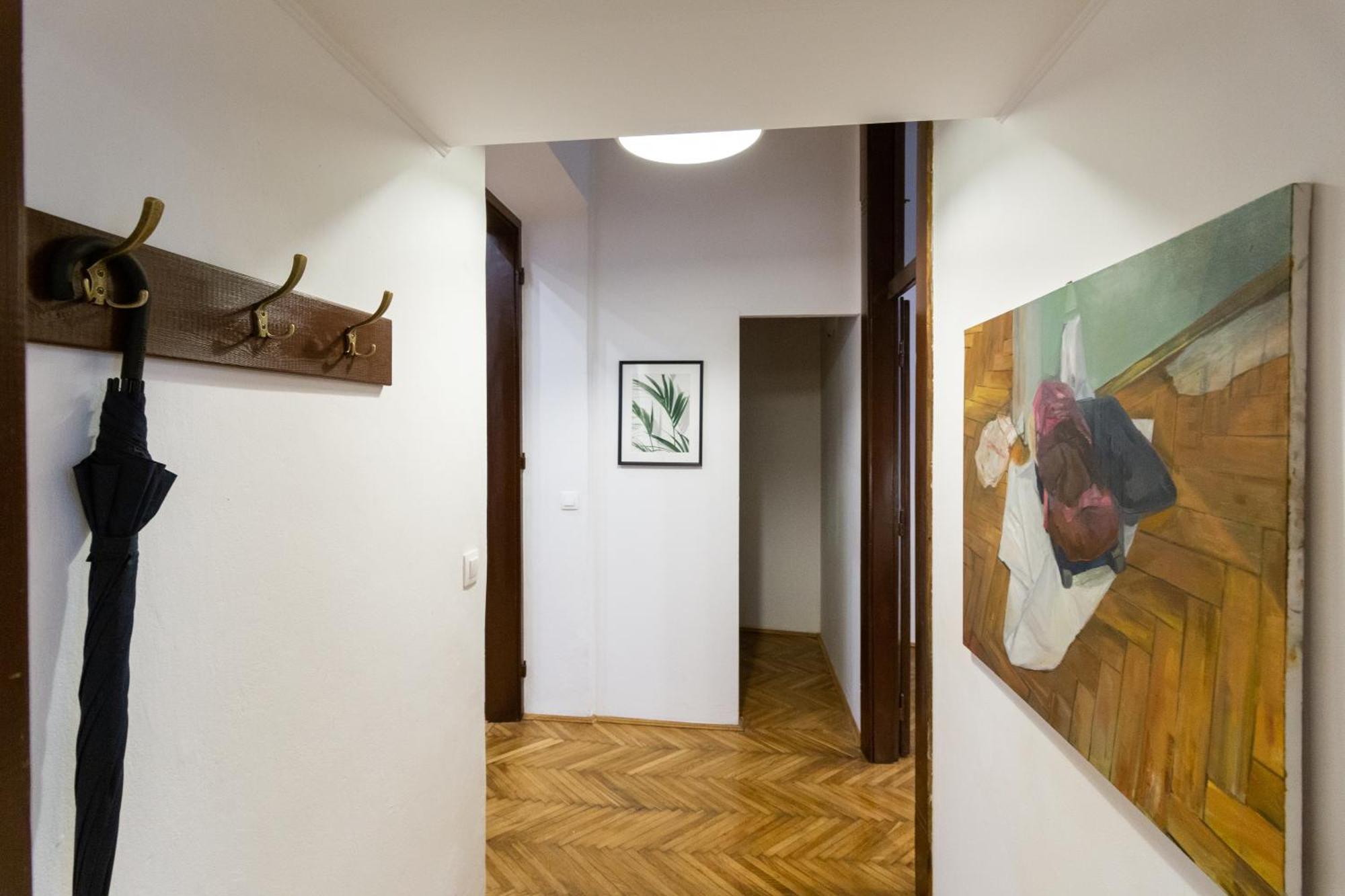 Heart And Soul, Gorgeous Two-bedroom In The Center! Apartamento