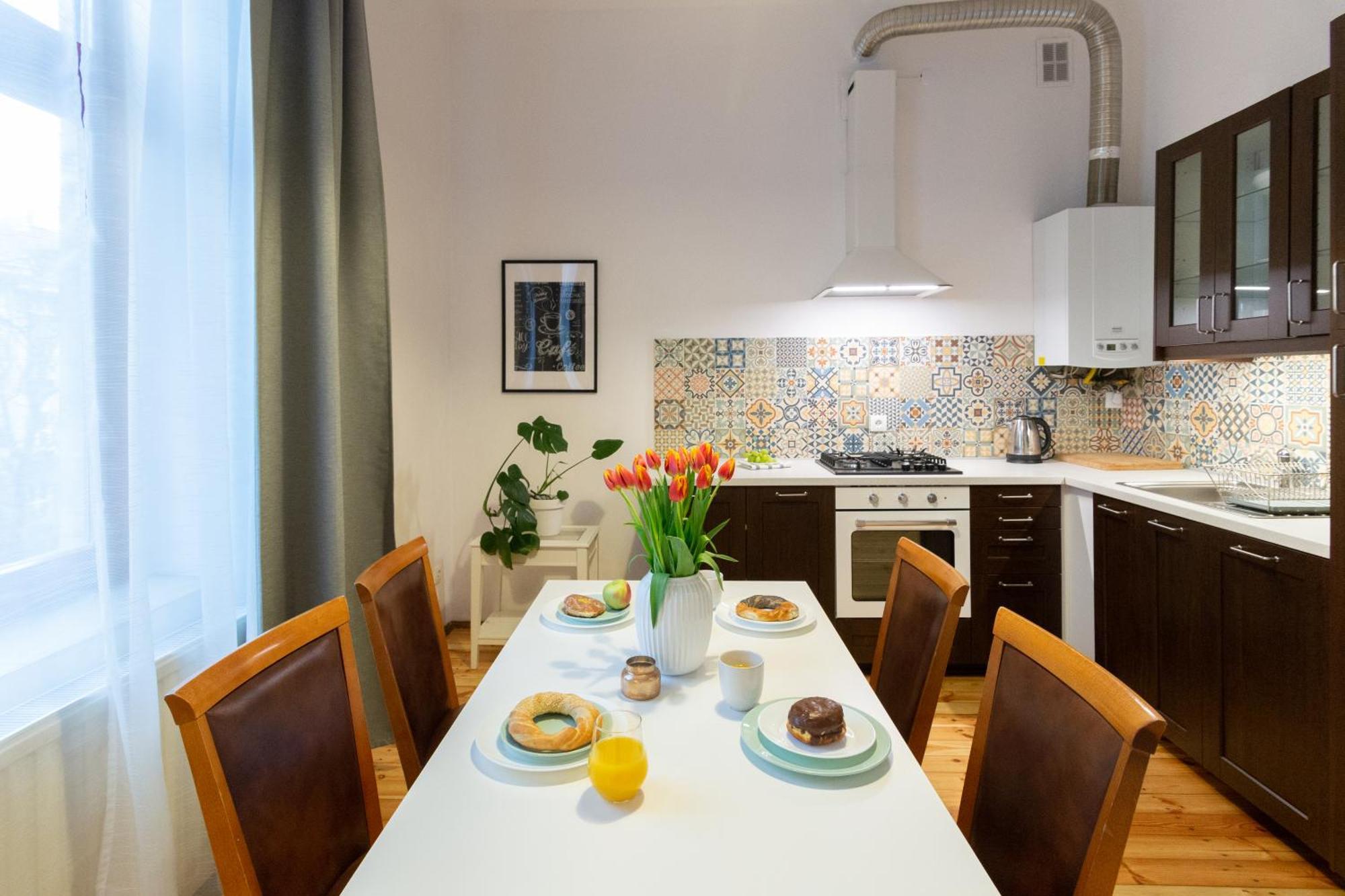 Heart And Soul, Gorgeous Two-bedroom In The Center! *