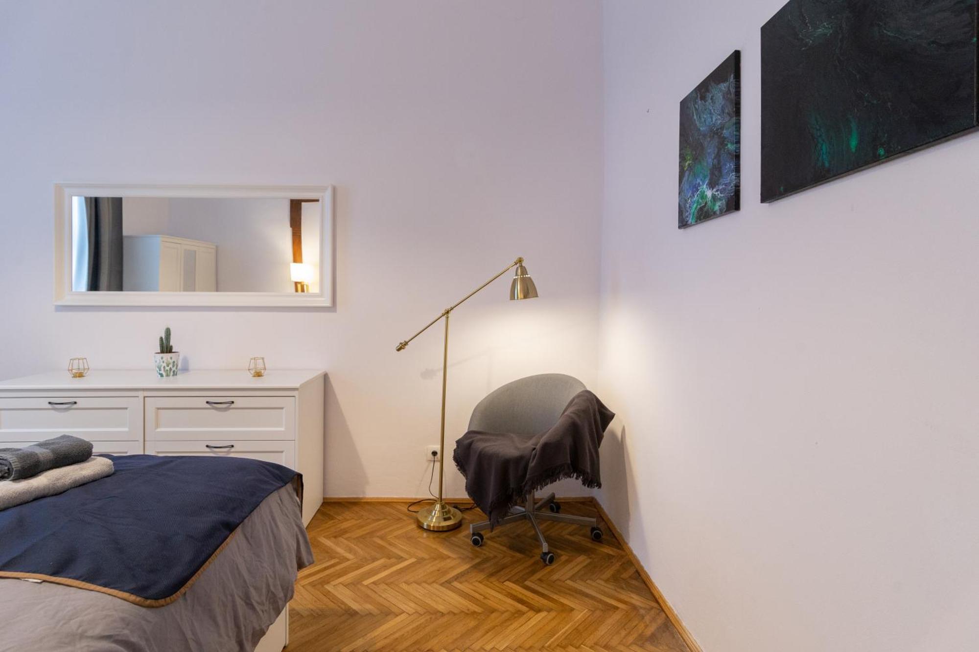 Heart And Soul, Gorgeous Two-bedroom In The Center!