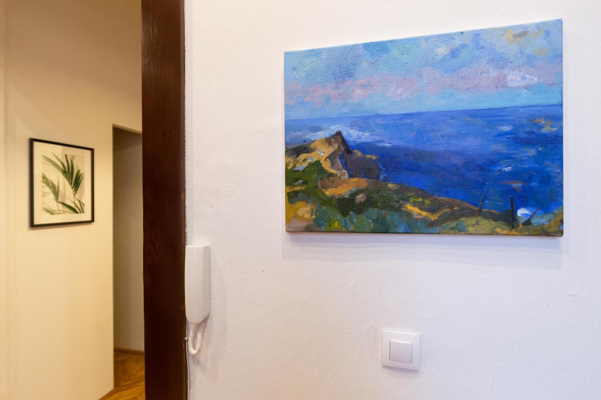 Heart And Soul, Gorgeous Two-bedroom In The Center!