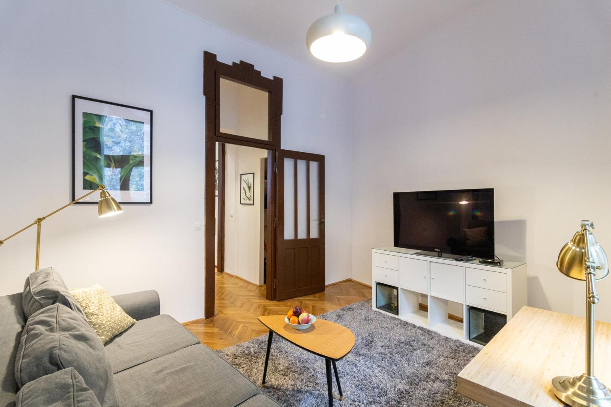 Heart And Soul, Gorgeous Two-bedroom In The Center! Apartamento