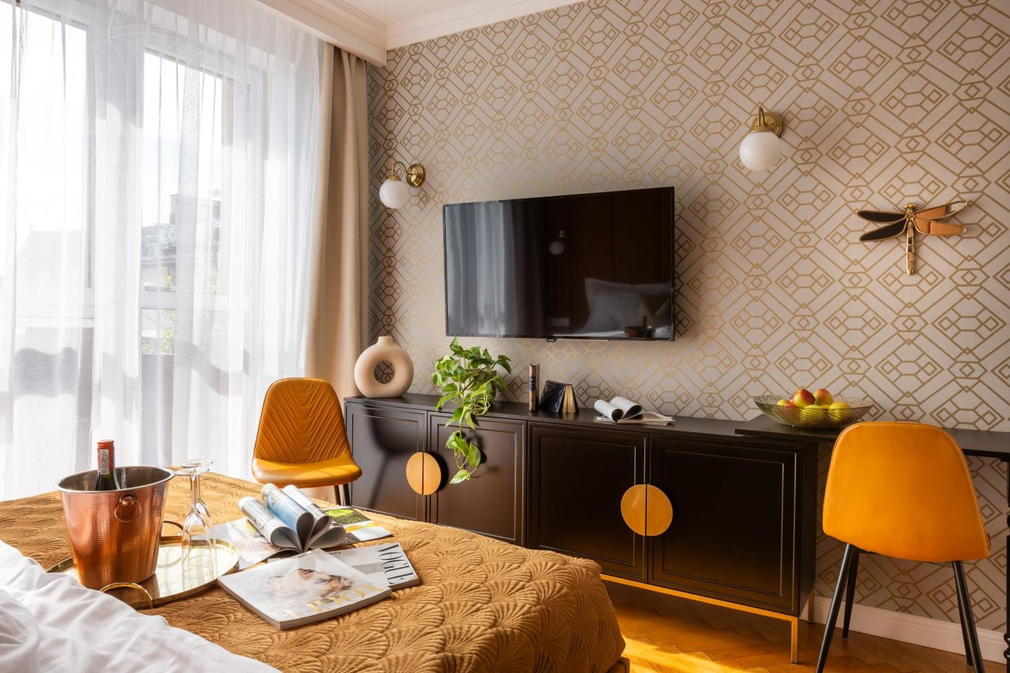 Feniks Fragola Main Square Apartment