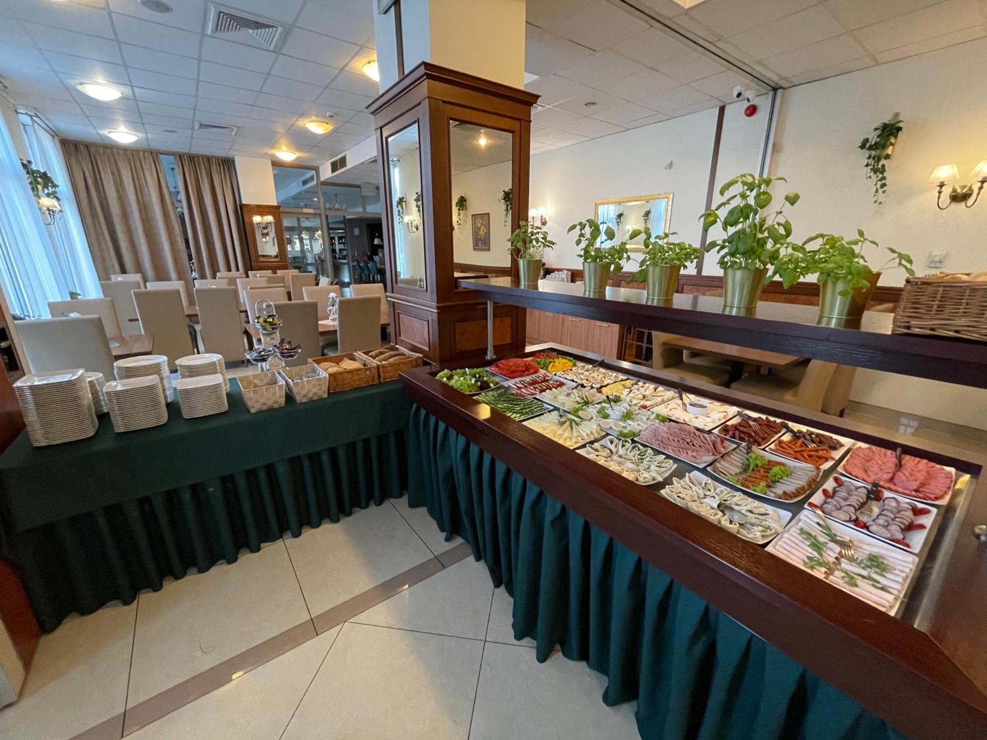 Hotel Conrad 4*