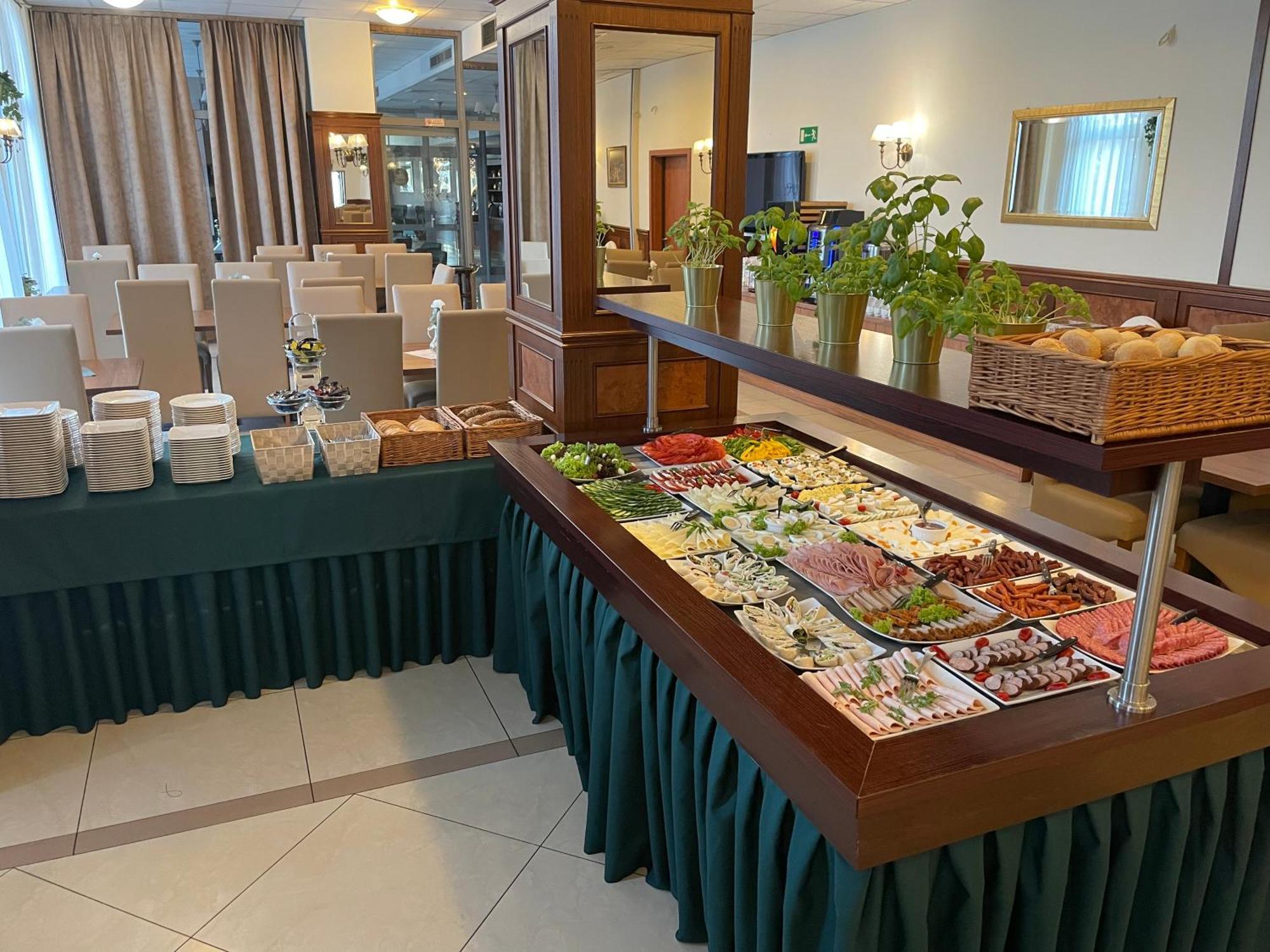 Hotel Conrad 4*