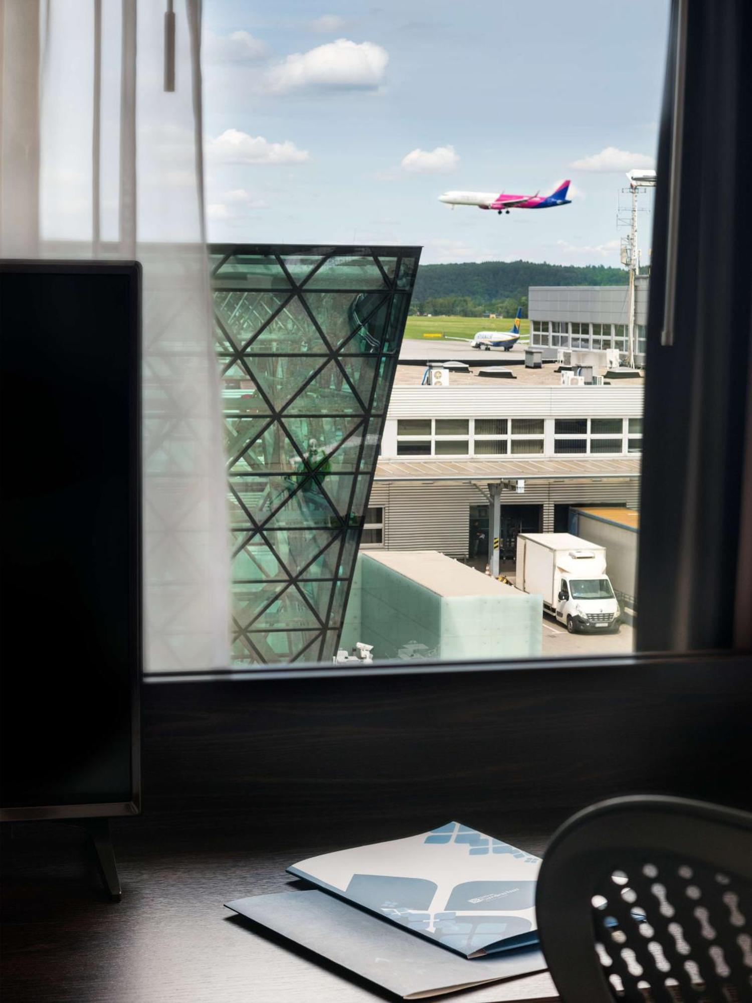 Hotel Hilton Garden Airport
