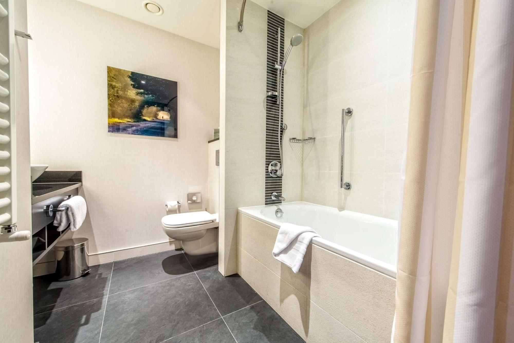 Hotel Hilton Garden Airport 4*
