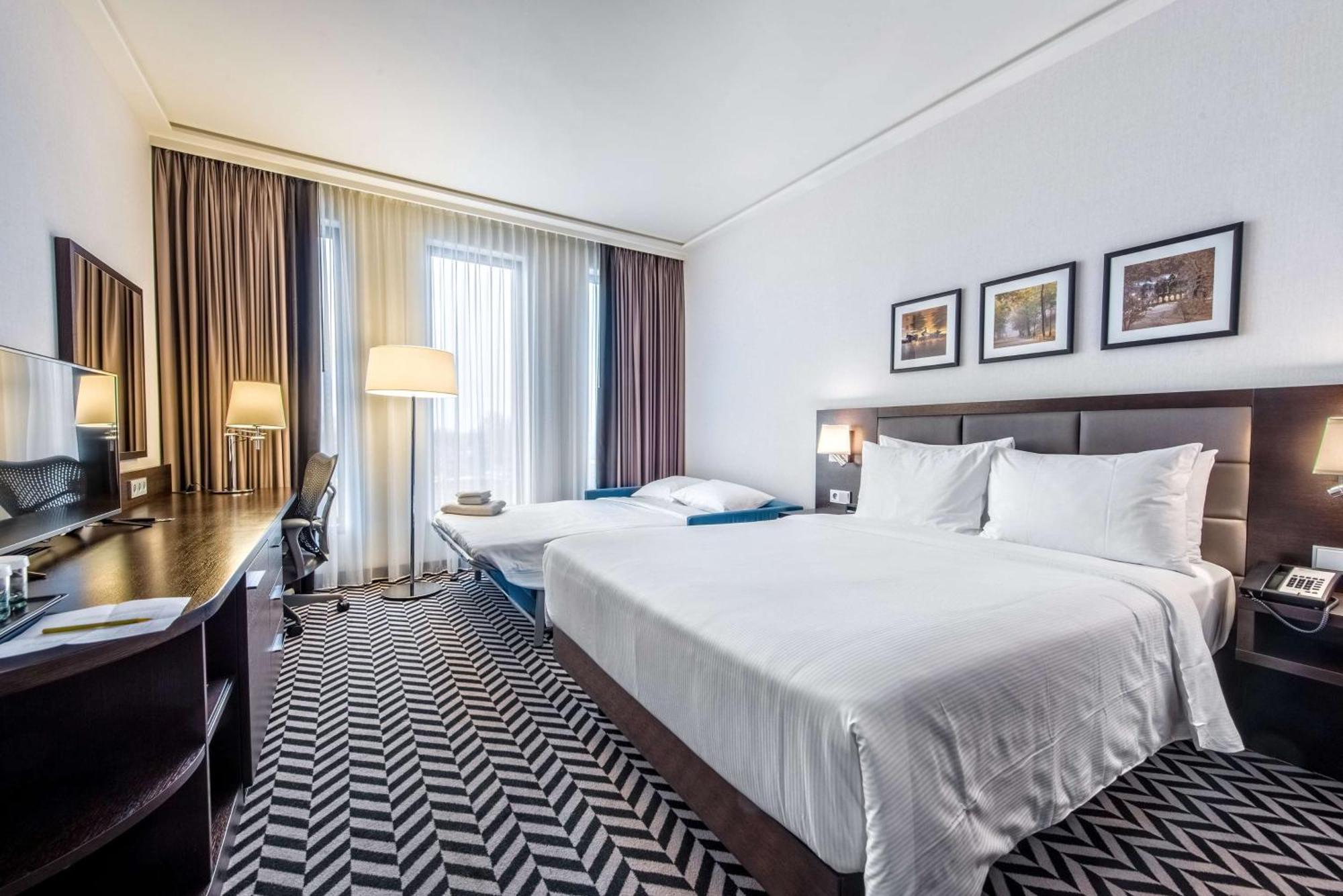 Hilton Garden Airport Hotel 4*