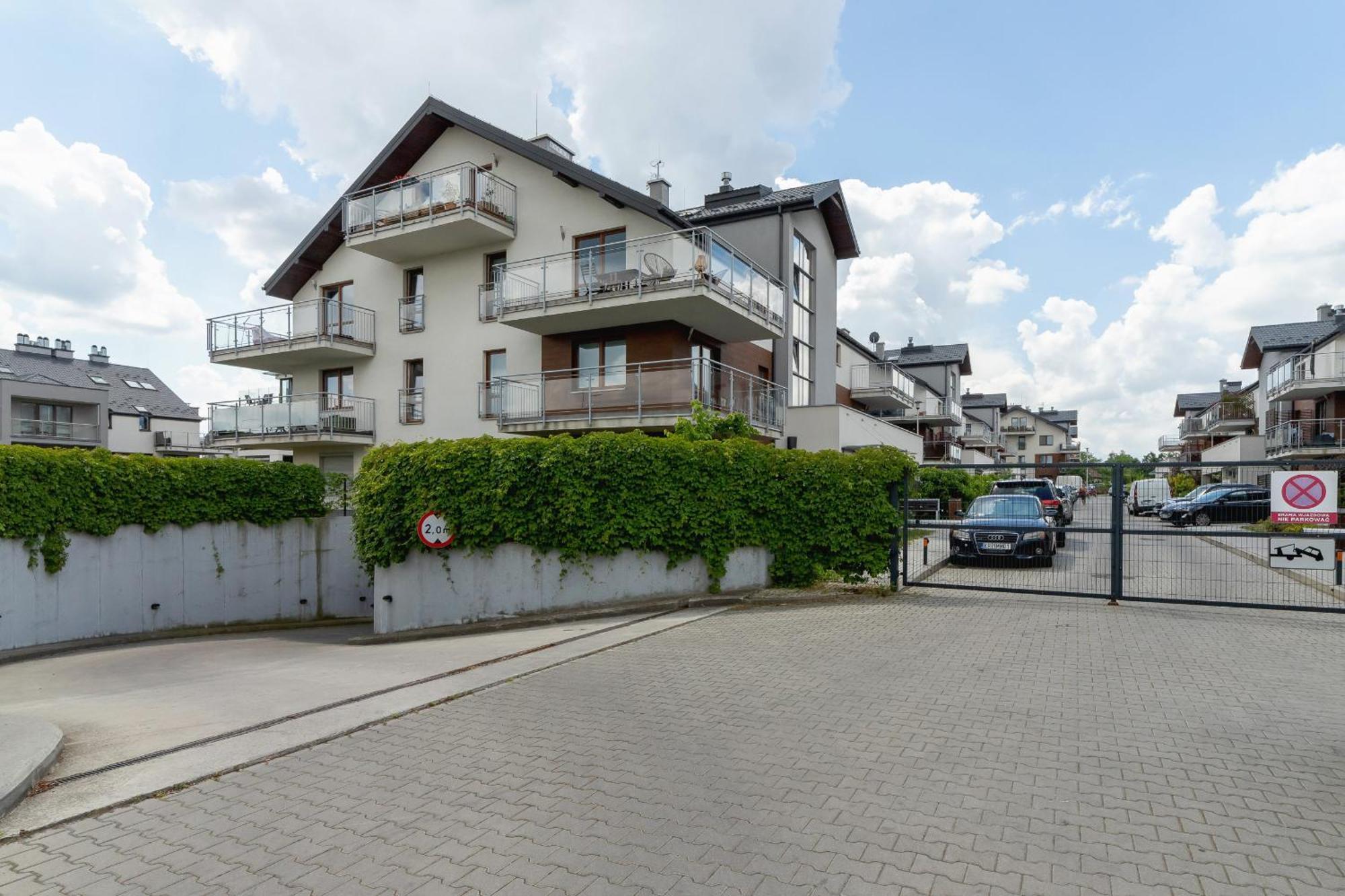 Apartment Stawowa With Balcony & Parking Cracow By Renters Krakow