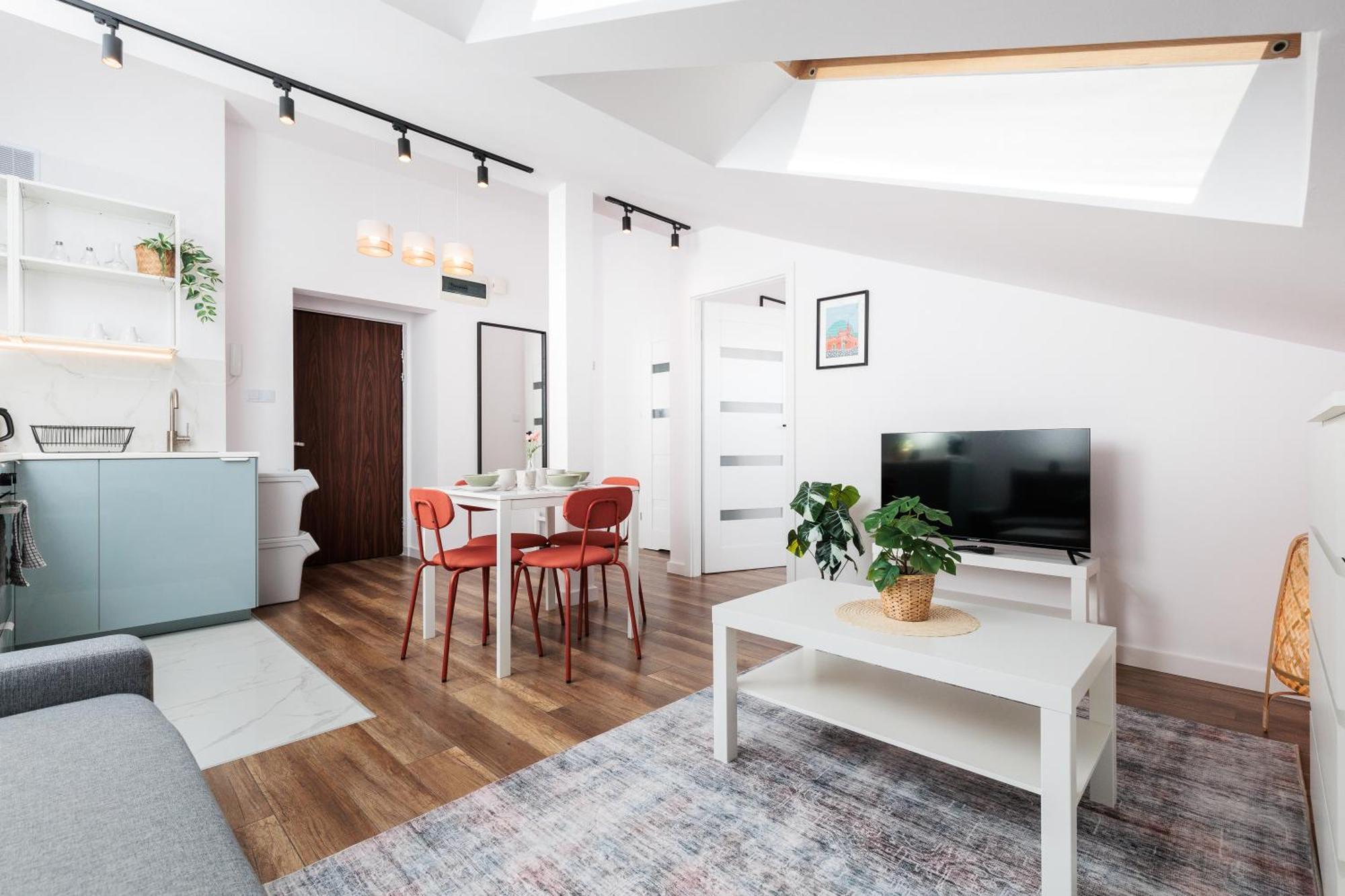 Trailside - By Upstairs Apartment *