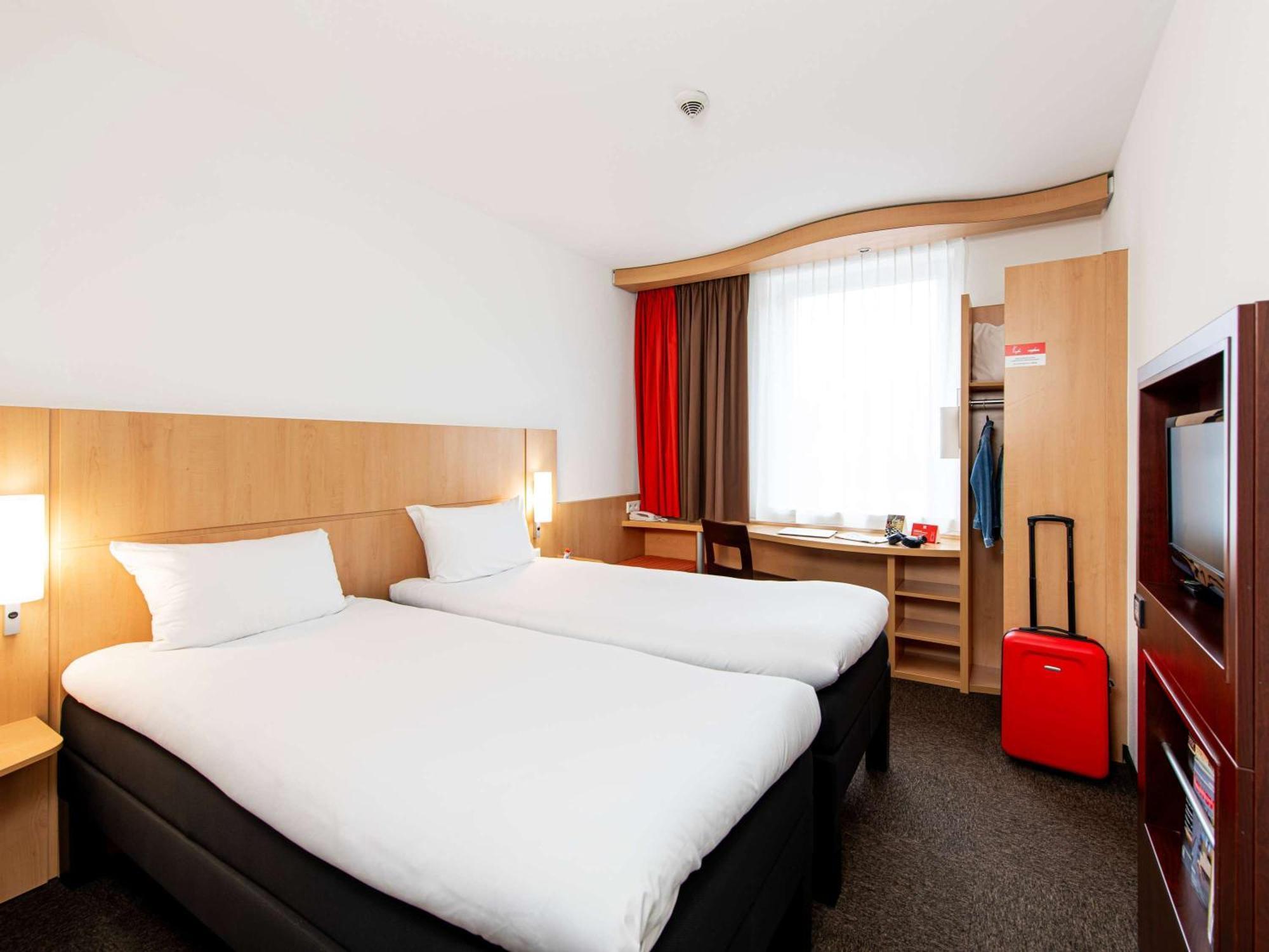 Ibis Stare Miasto Hotel
