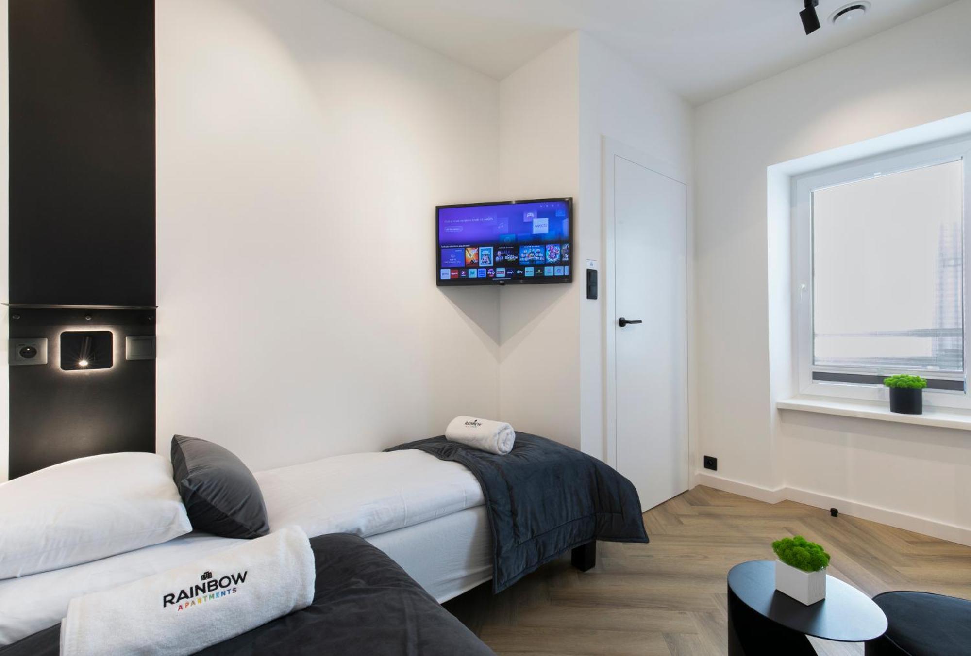 Rainbow Old Town Apartment *