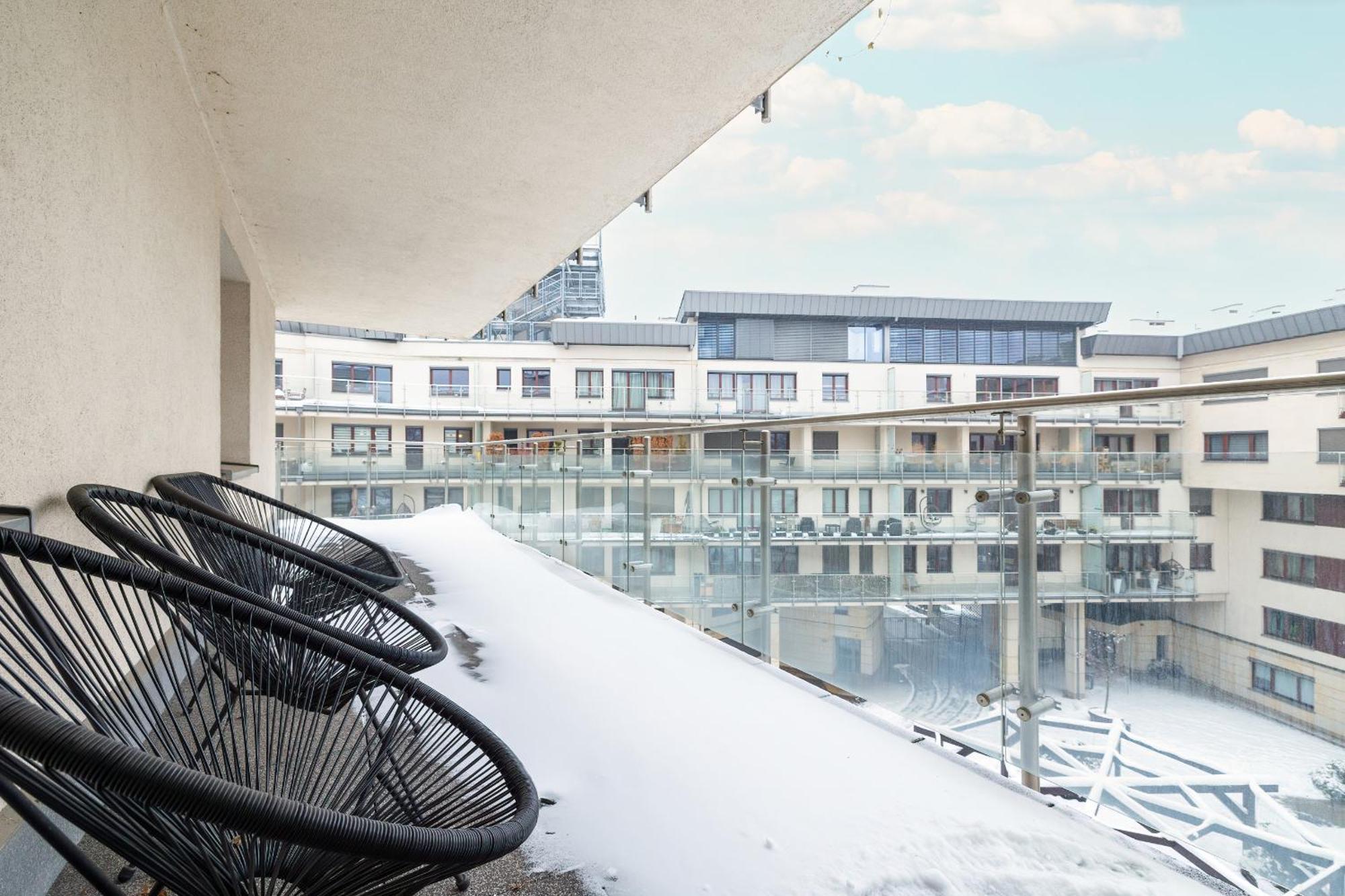 Apartment Bulwary Wislane Ludwinowska Przy Forum By Renters Krakau