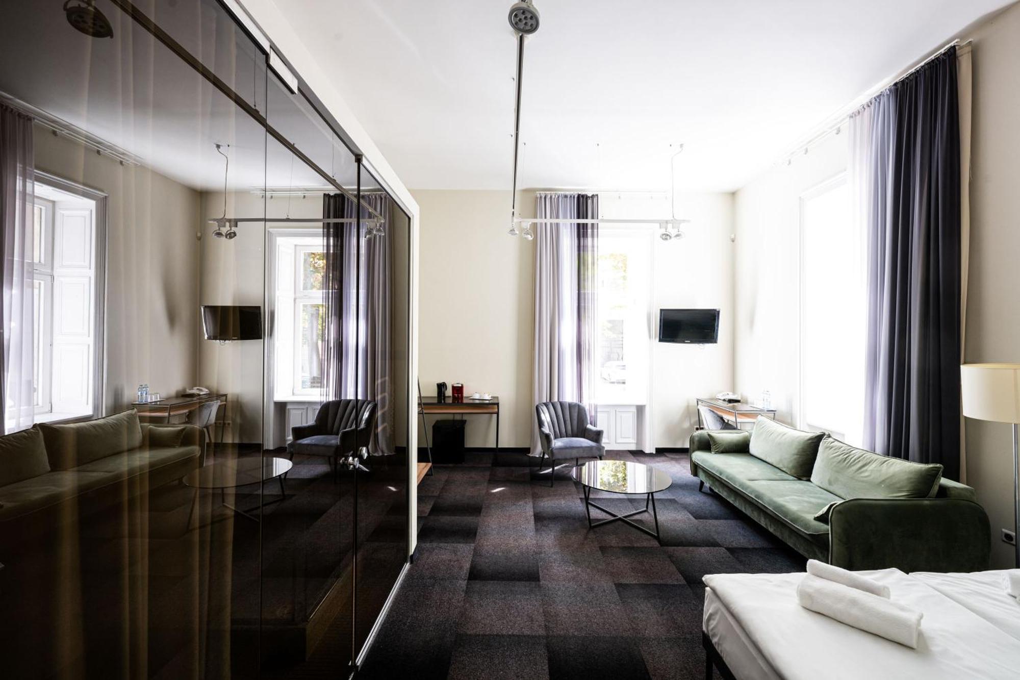 Home Hotel
