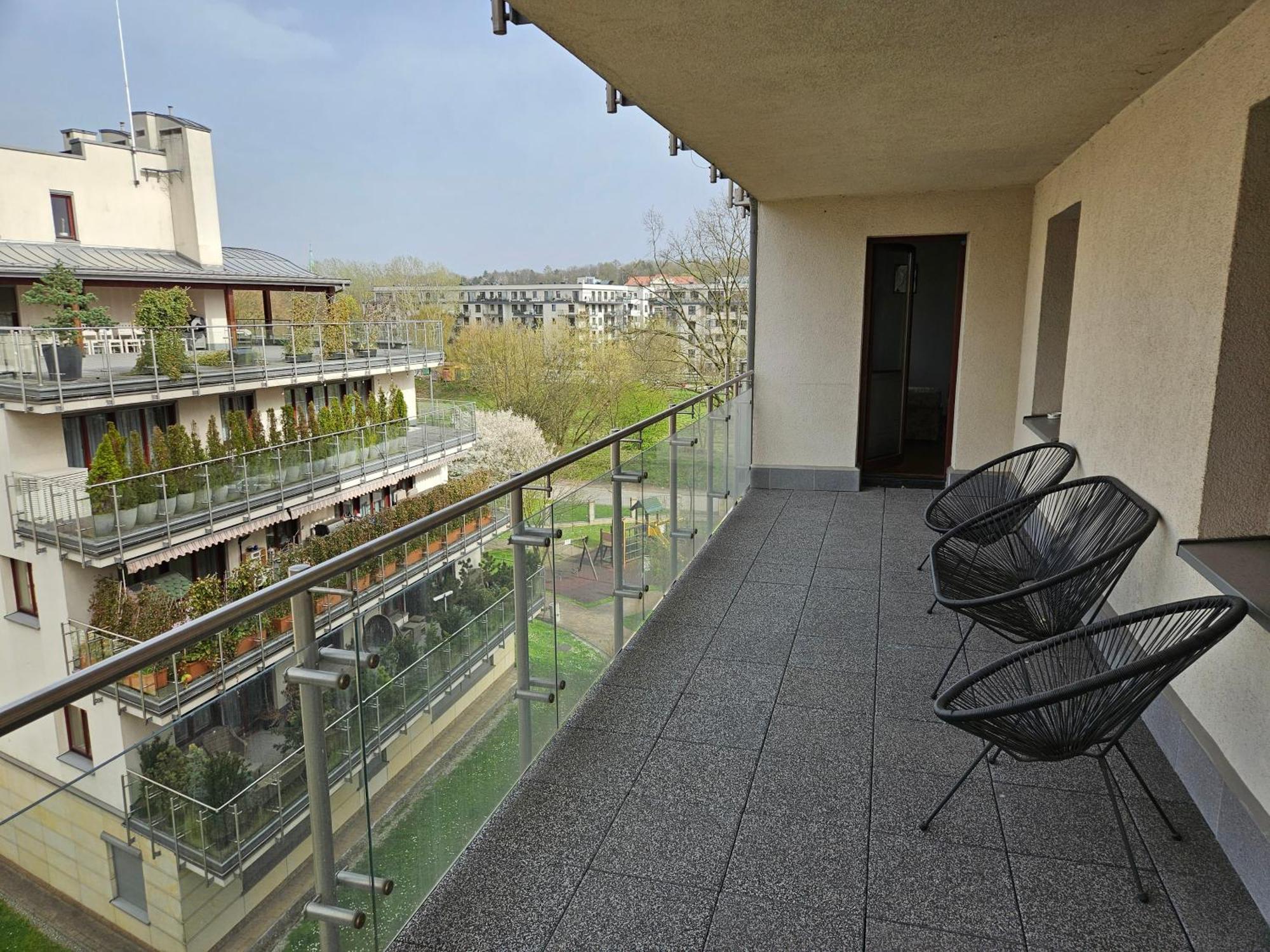 Bulwary Wislane Ludwinowska Przy Forum By Renters *