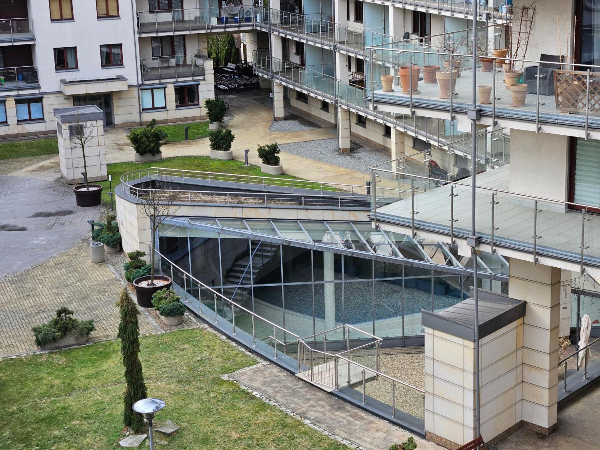 Apartment Bulwary Wislane Ludwinowska Przy Forum By Renters