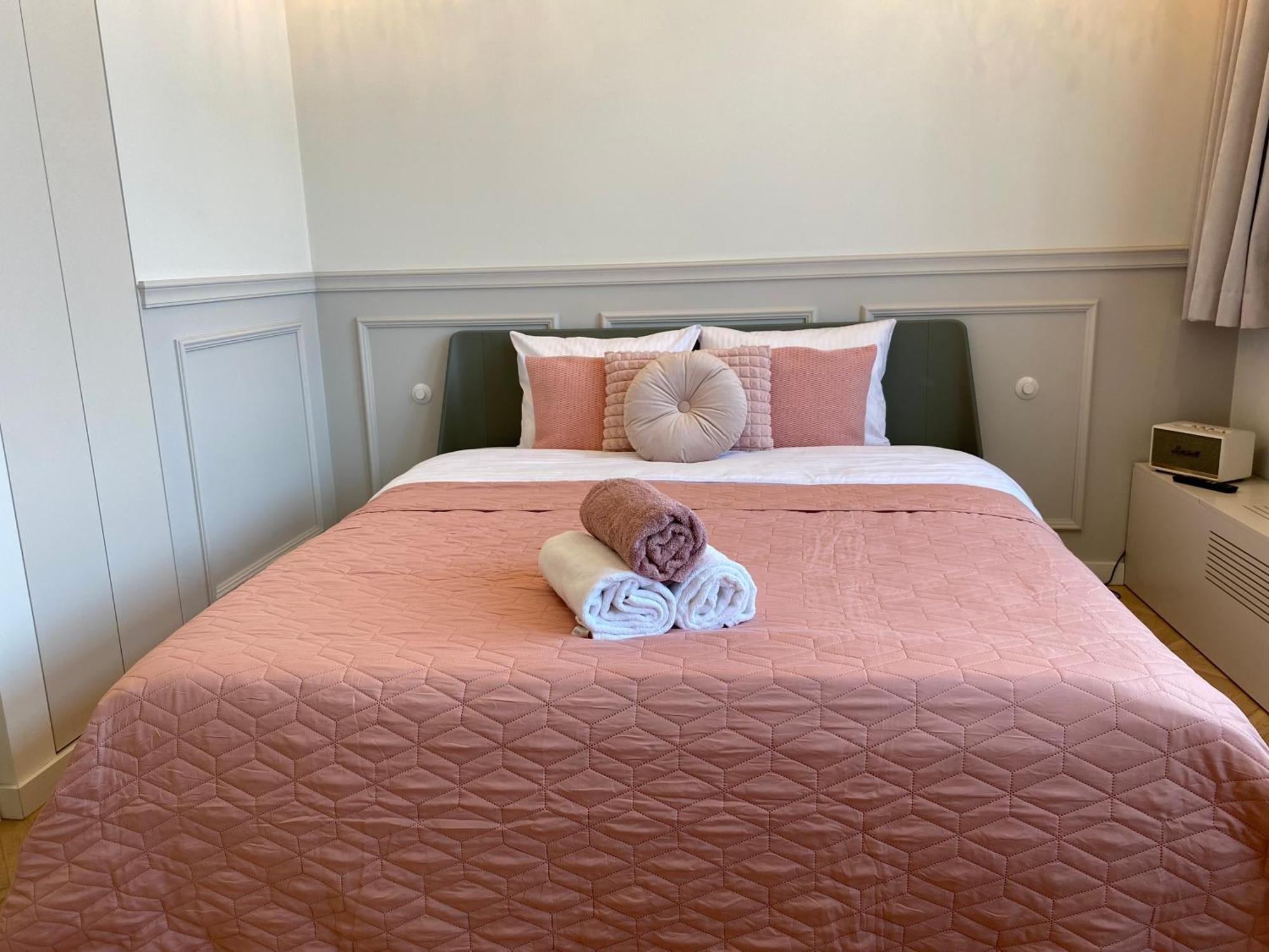 Apartment Royal Rose - Old Town