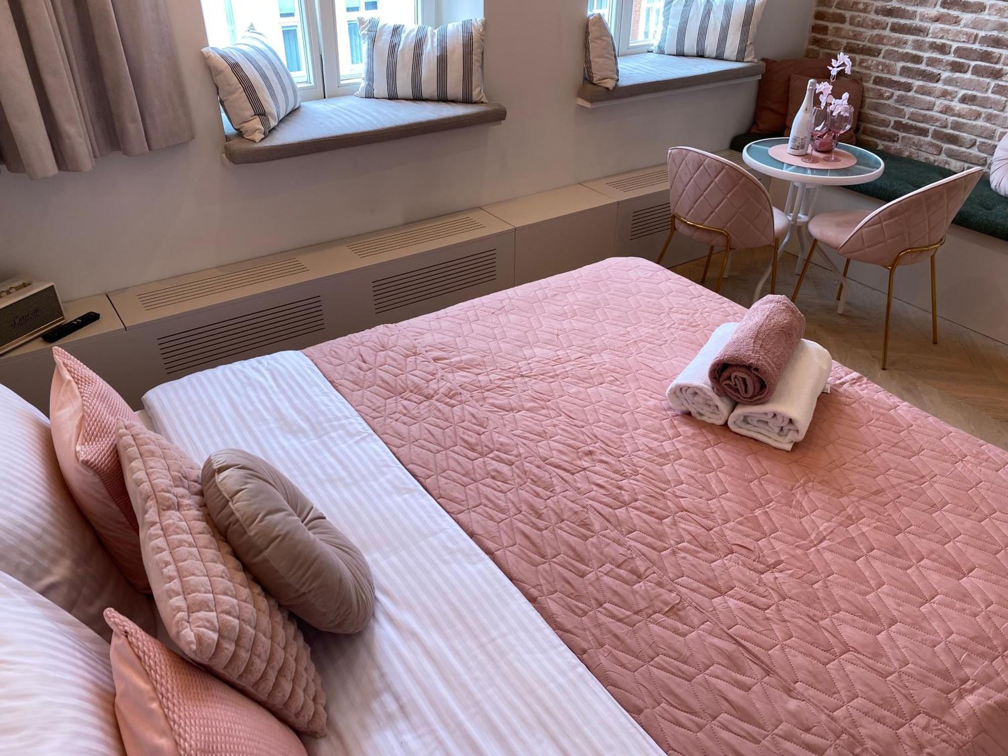 Apartment Royal Rose - Old Town *