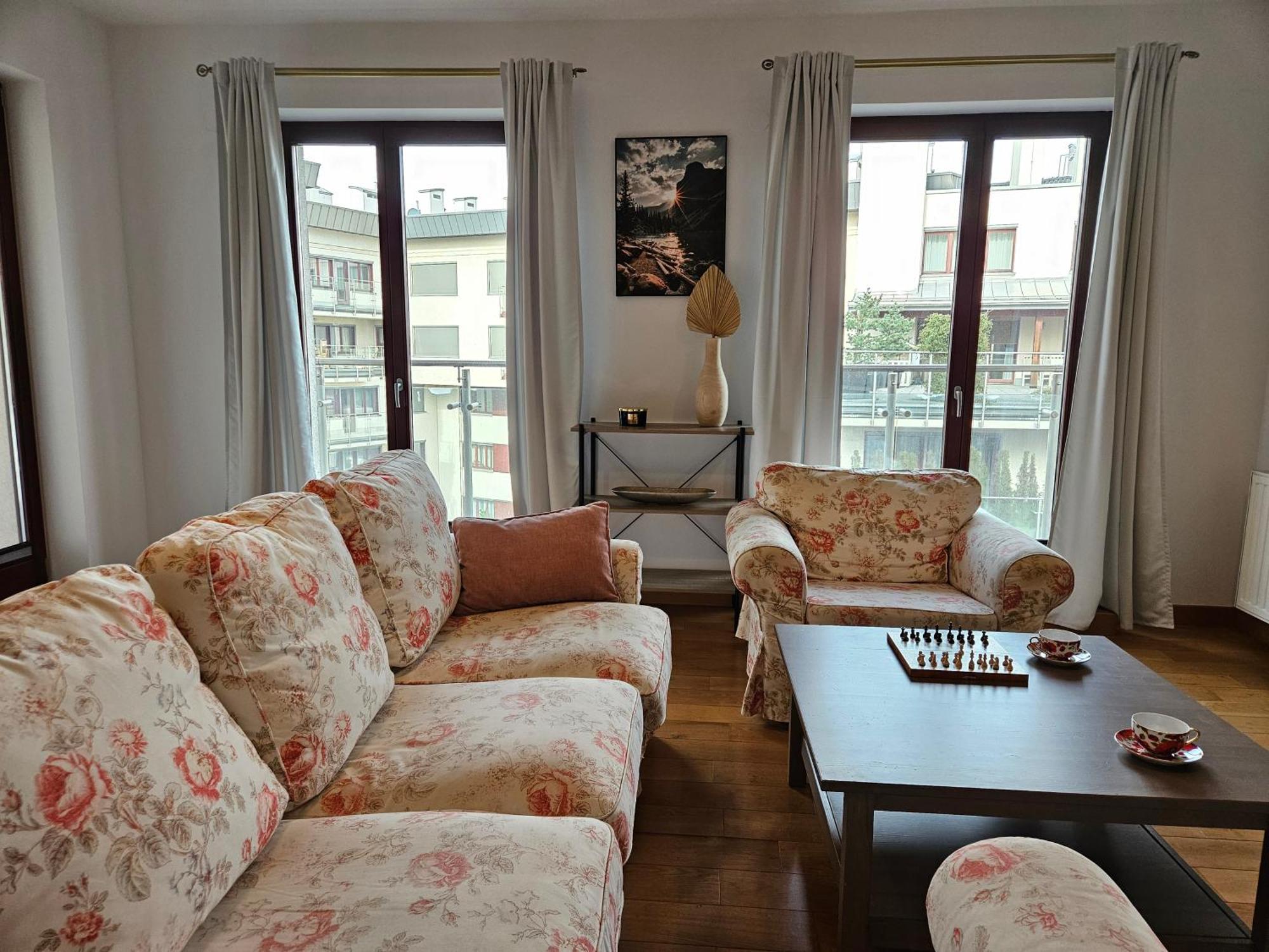Bulwary Wislane Ludwinowska Przy Forum By Renters * Krakau