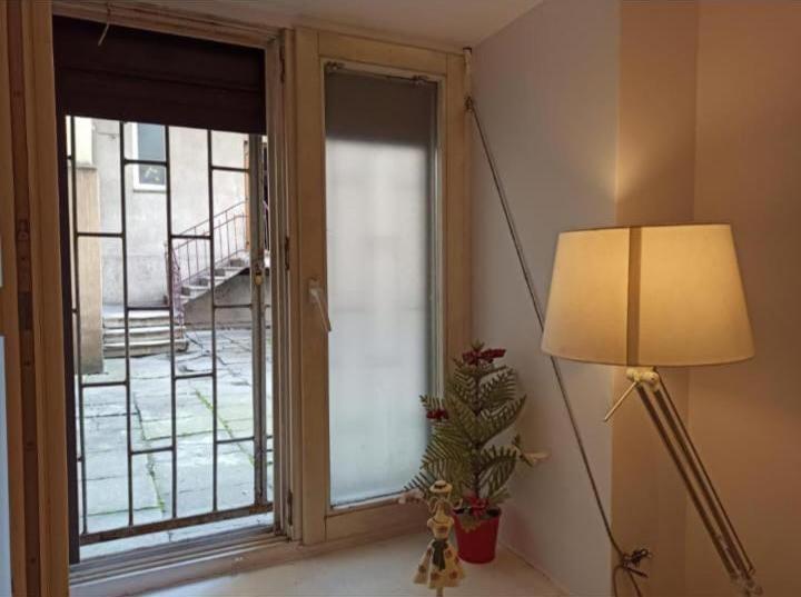 Red&white Lower Ground Floor Apartment Krakow