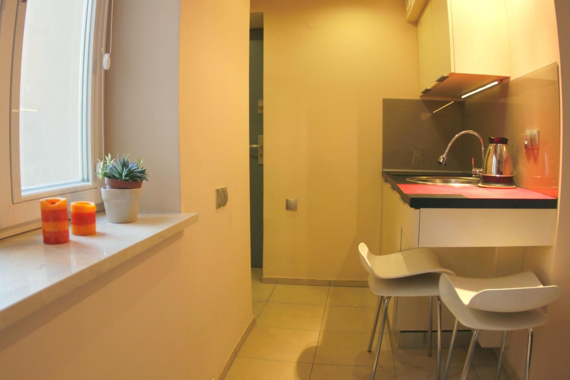 Mirror Pink Apartment *