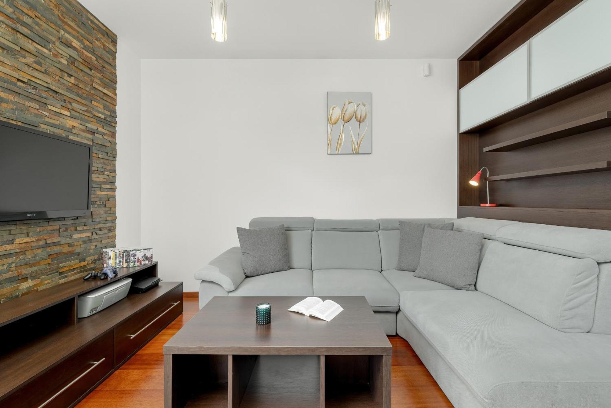 Apartment Gamers' Paradise - Modern With Parking In Cracow By Renters *