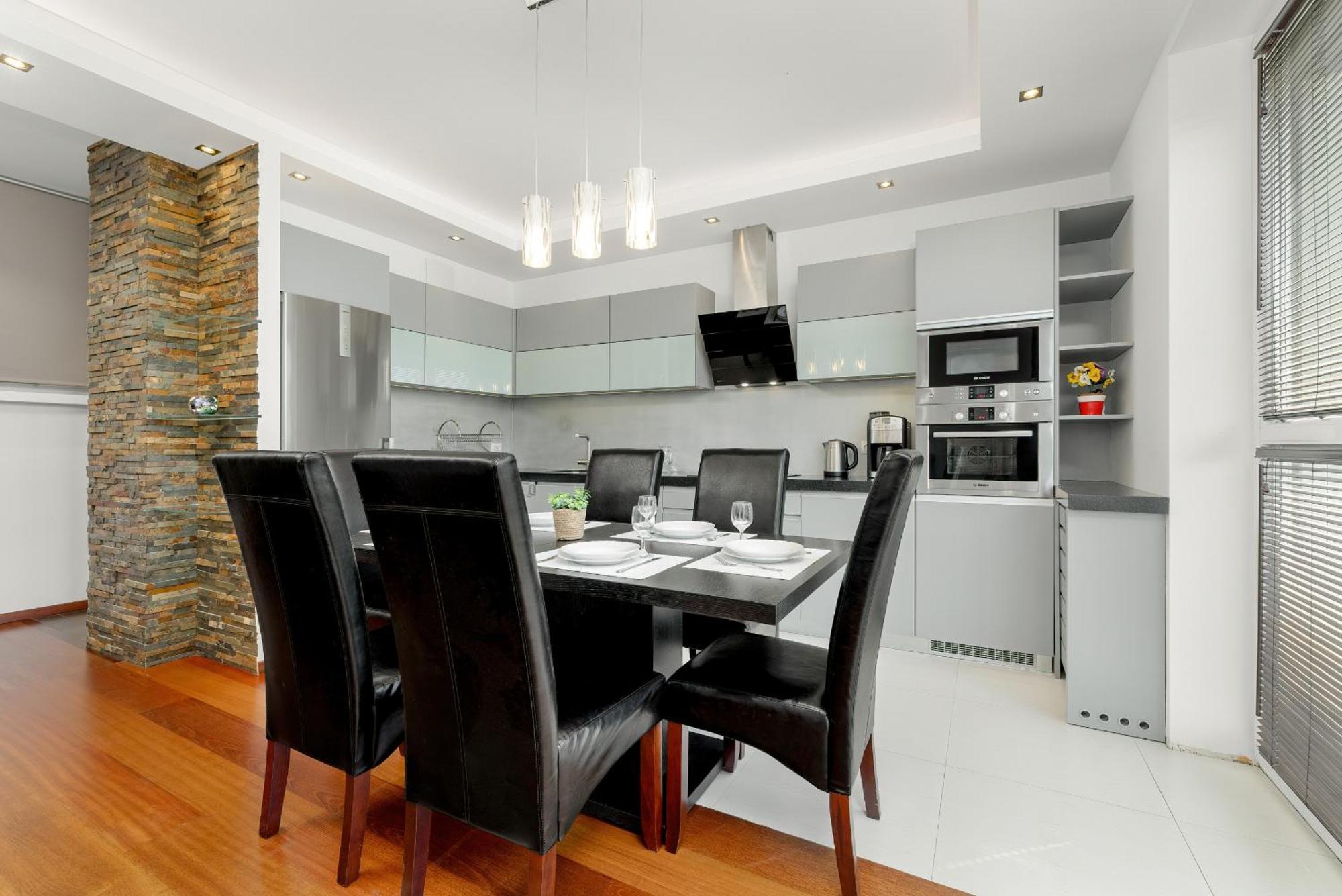Gamers' Paradise - Modern With Parking In Cracow By Renters Apartment Krakow