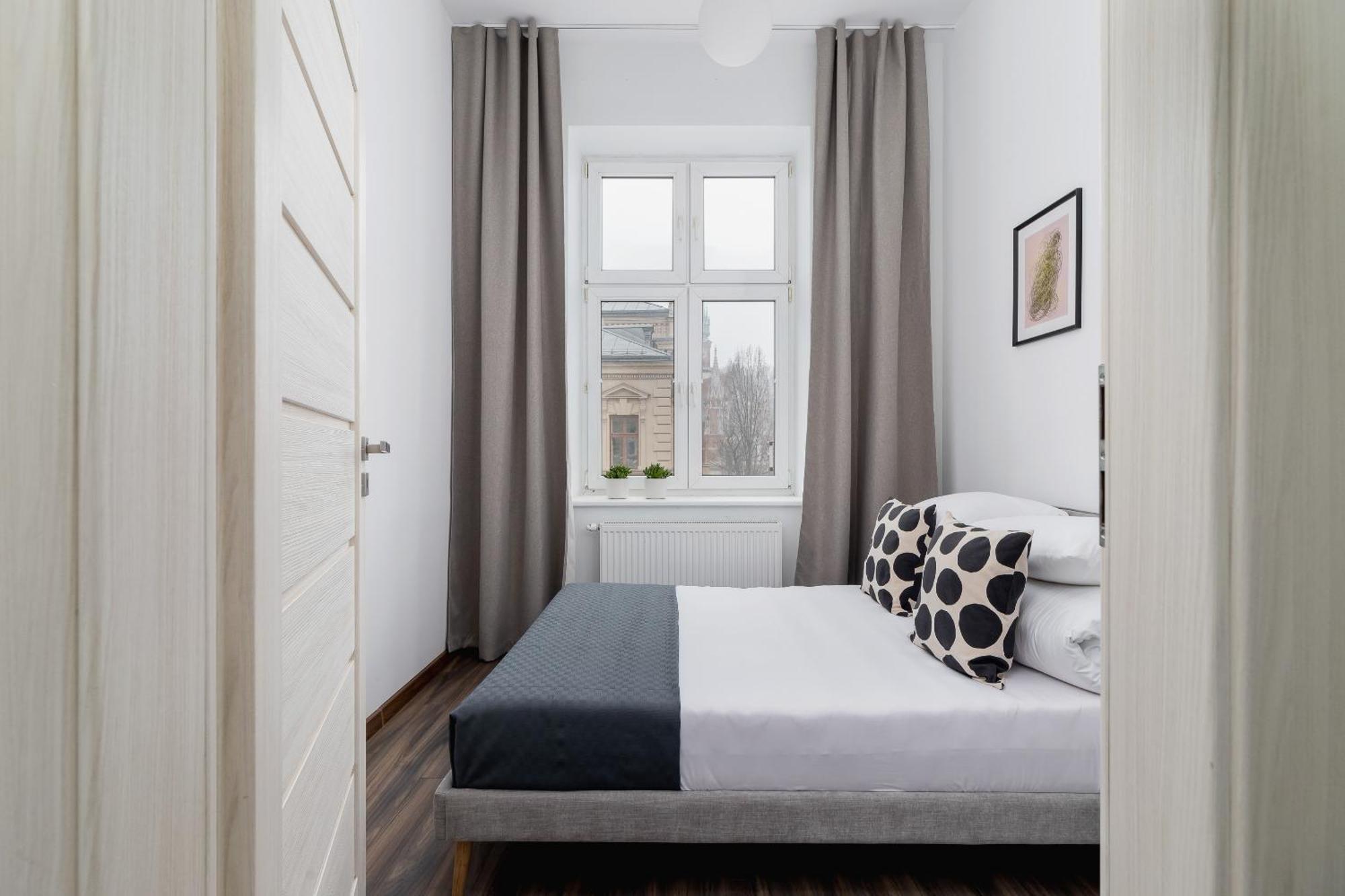 Apartment 3 Bedroom - Rynek Podgorski 15 *