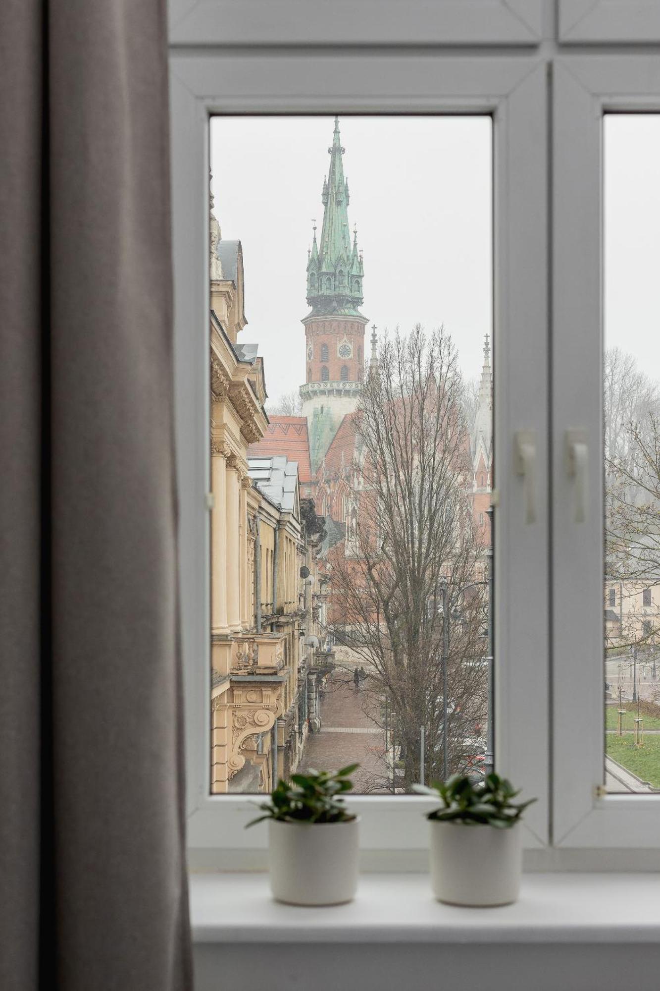 Apartment 3 Bedroom - Rynek Podgorski 15 *