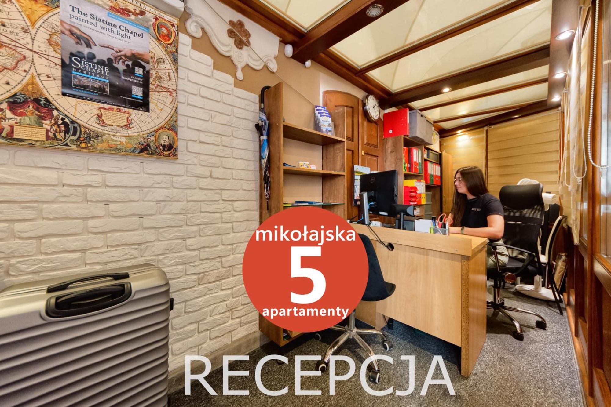 Mikolajska 5 *