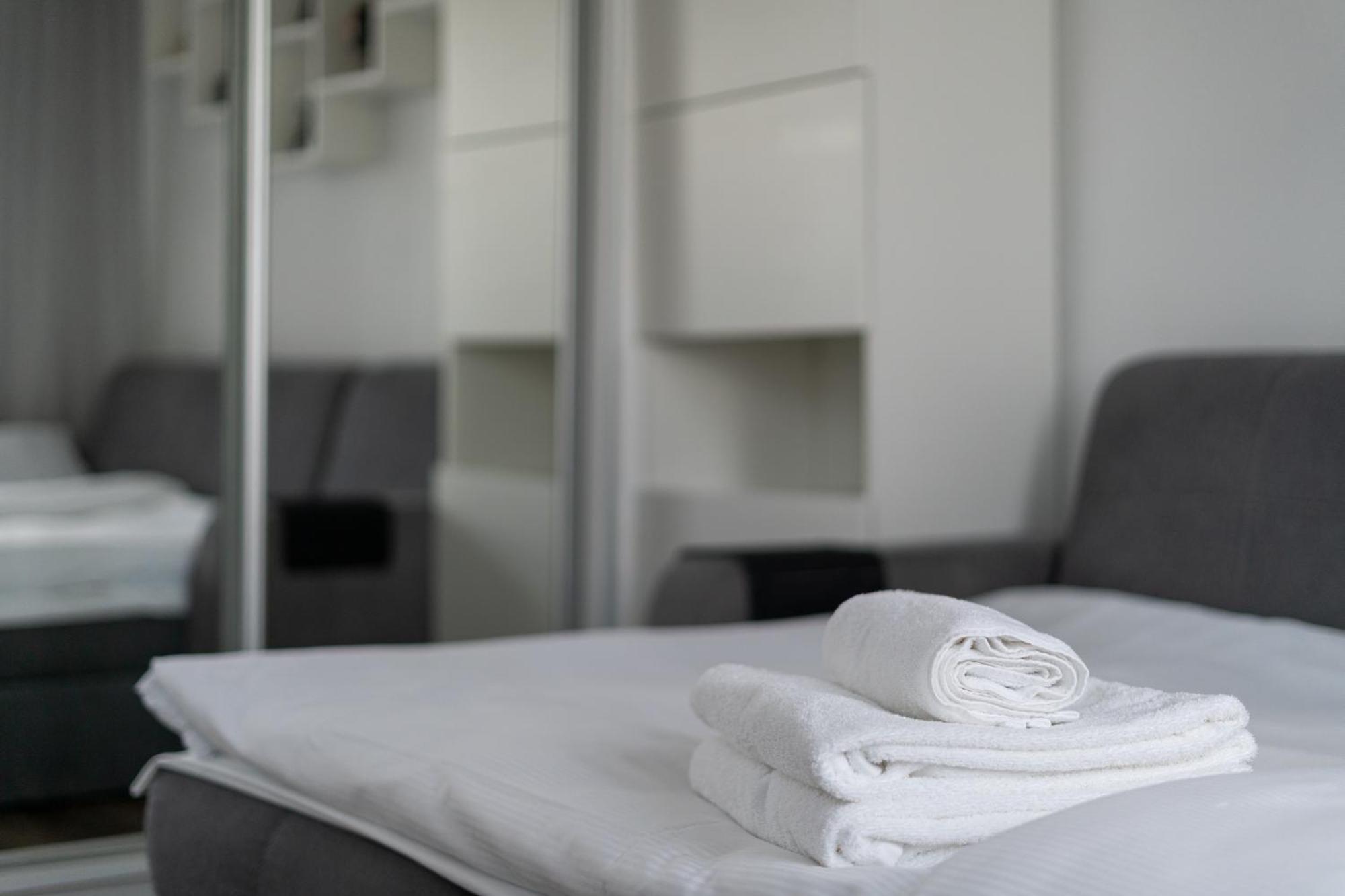 Apartament Park Tysiaclecia Grey Studio Kraków