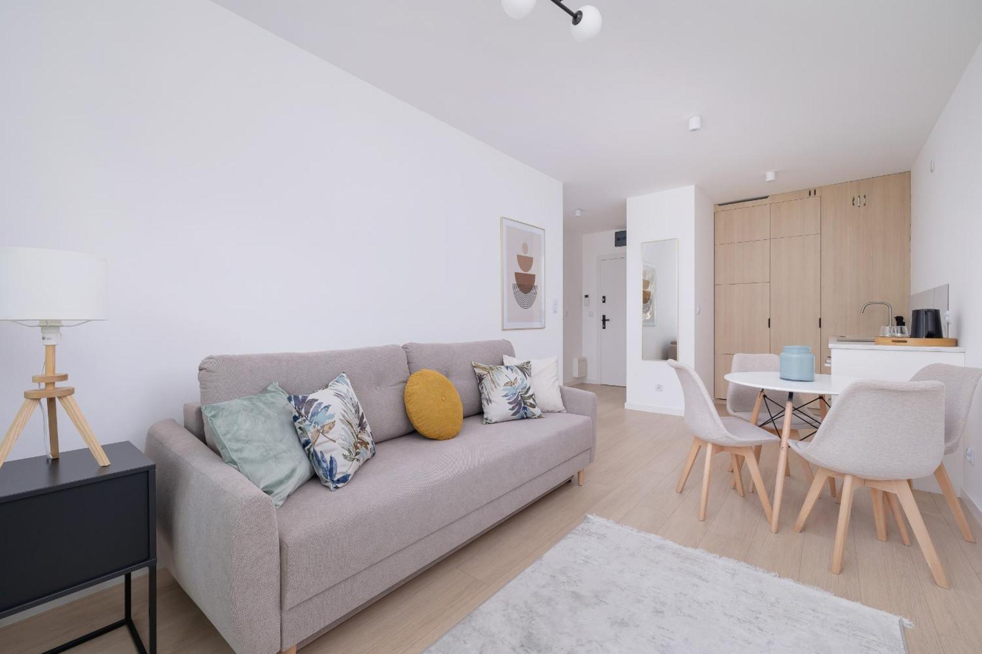 Krowoderska With Balcony Near Center By Rent Like Apartment