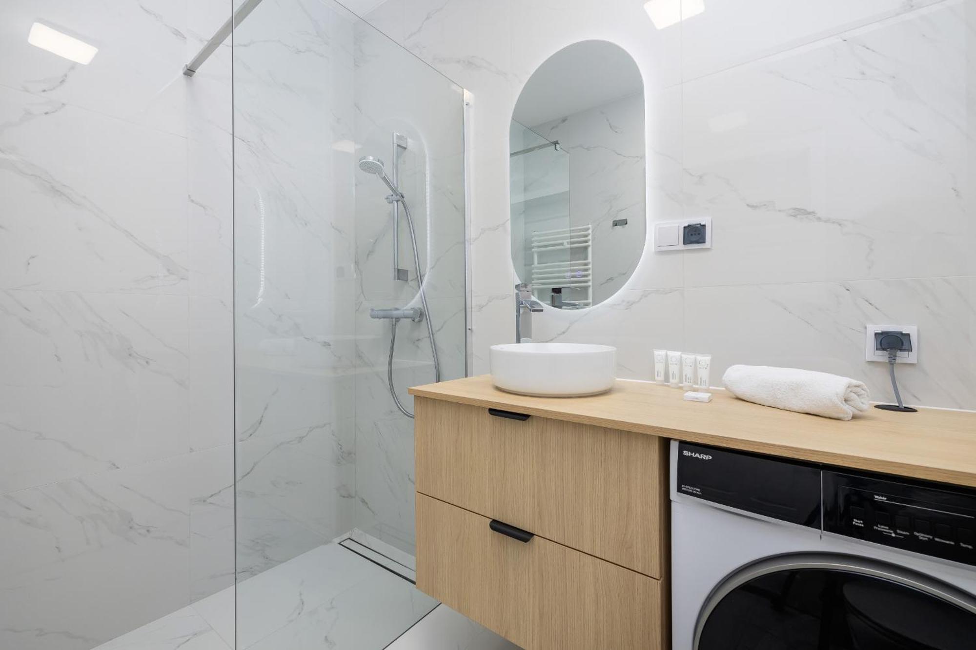 Apartment Krowoderska With Balcony Near Center By Rent Like *