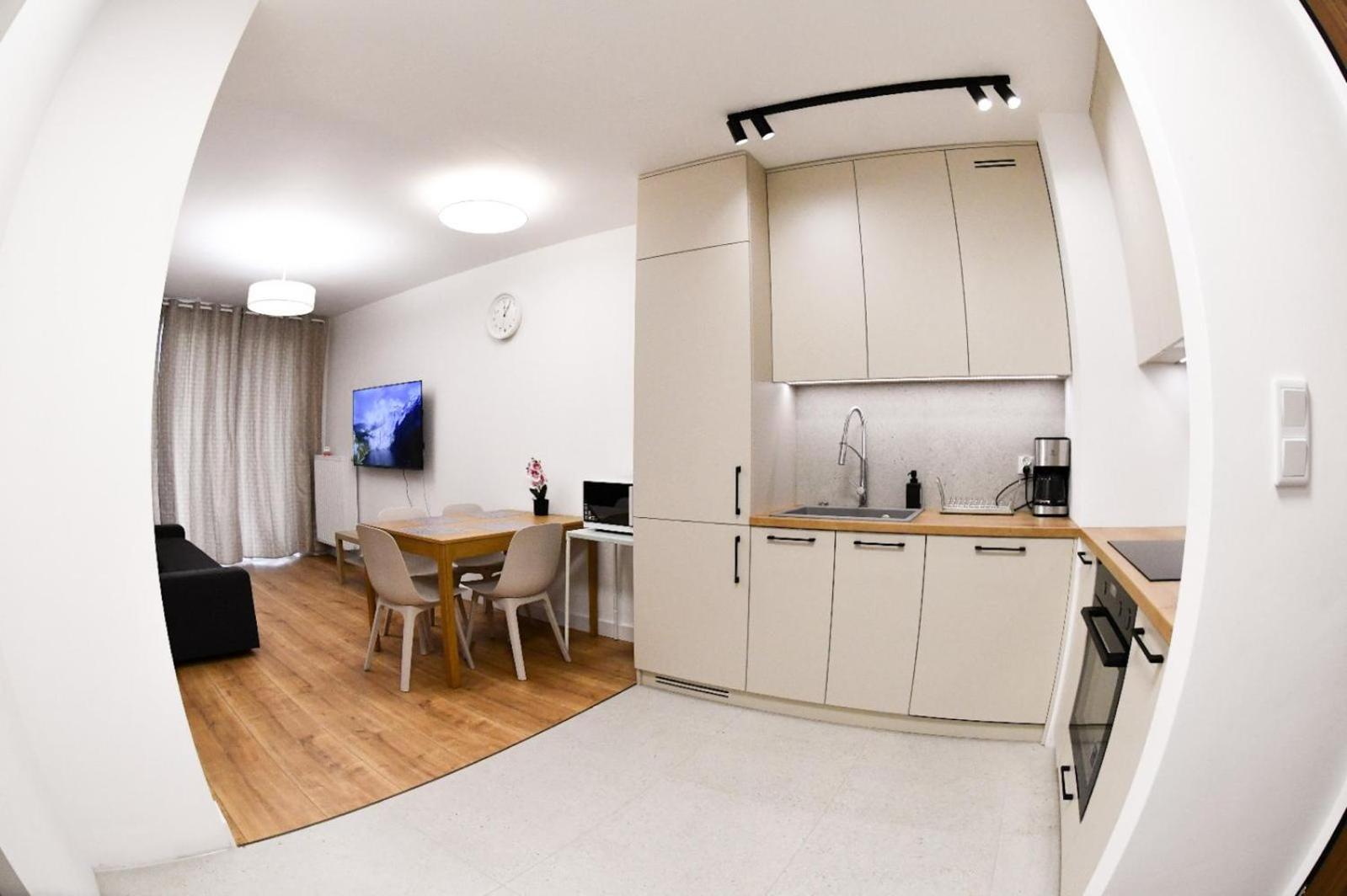 Apartment Elegant Two-room Apartment, Center, Balcony ,sleeps 4