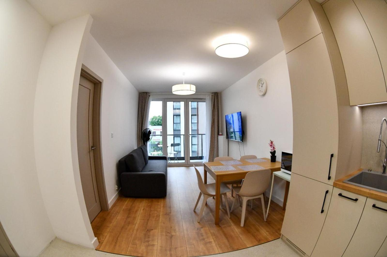 Elegant Two-room Apartment, Center, Balcony ,sleeps 4 Apartment *