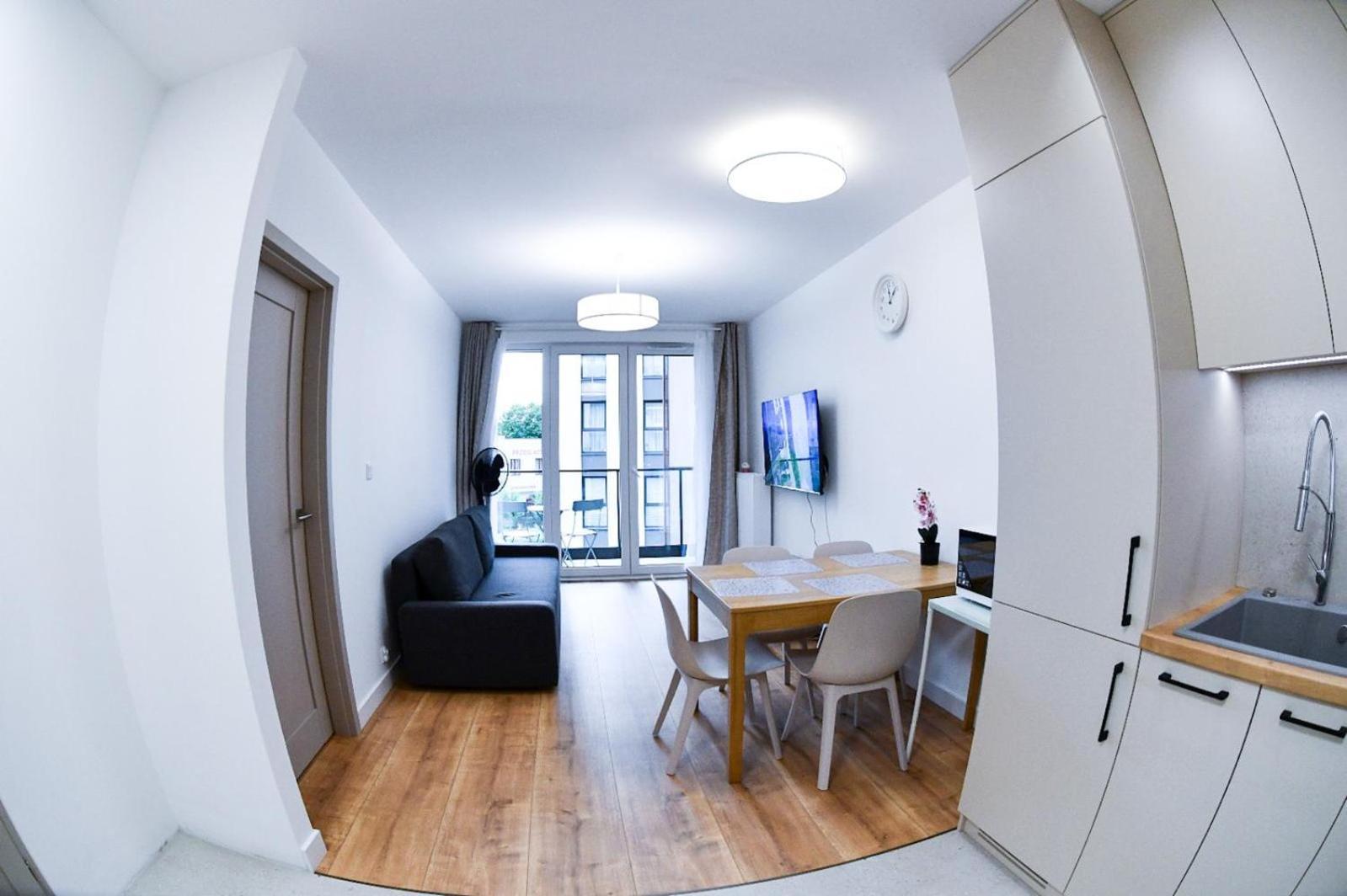 Elegant Two-room Apartment, Center, Balcony ,sleeps 4 Apartment *