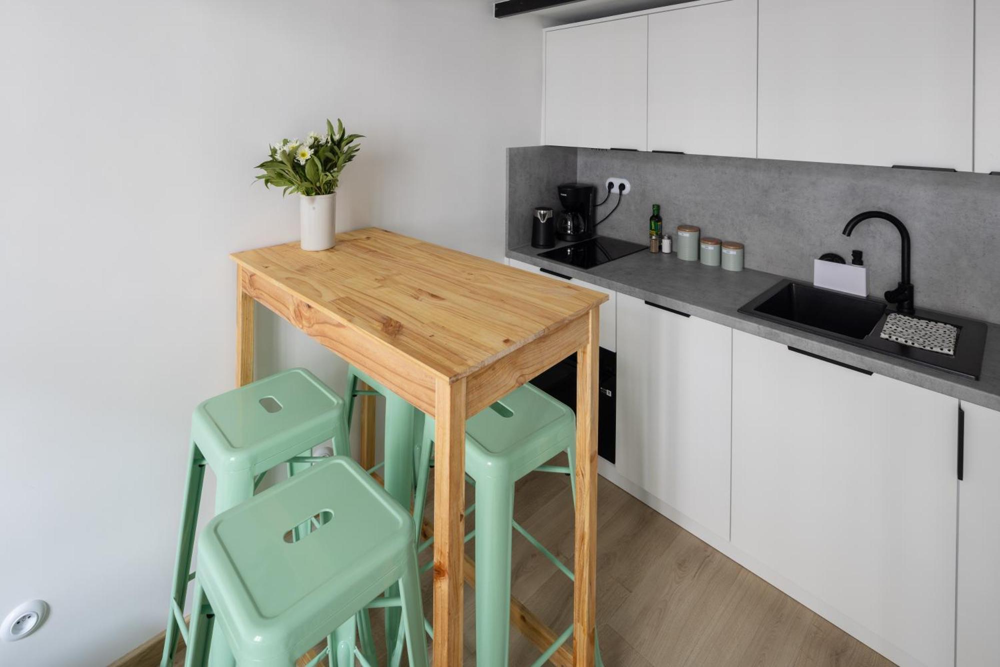 Center, Modern, Quiet Place By Homeclick Apartment