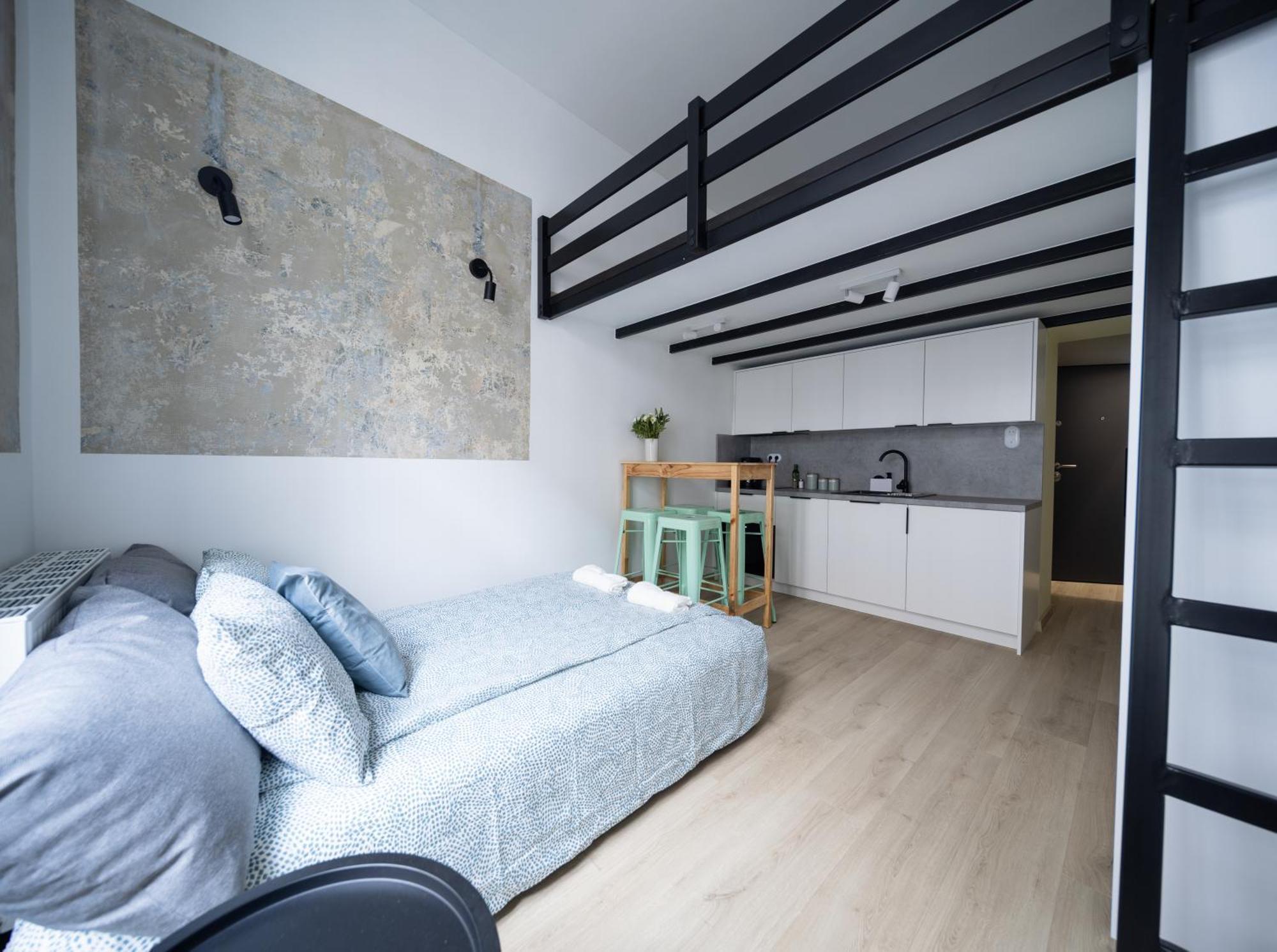 Center, Modern, Quiet Place By Homeclick Apartment *