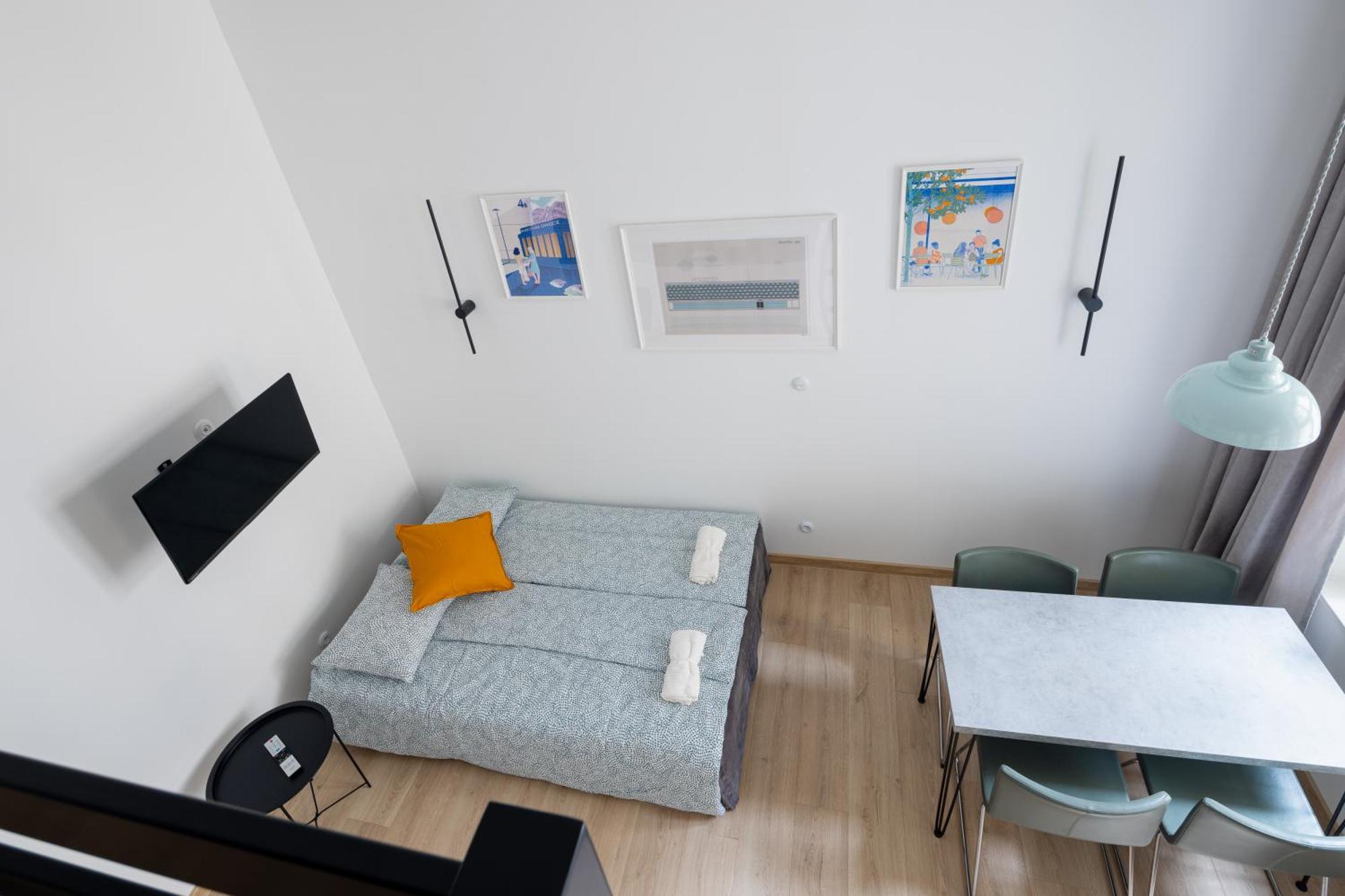 Center, Modern, Quiet Place By Homeclick *
