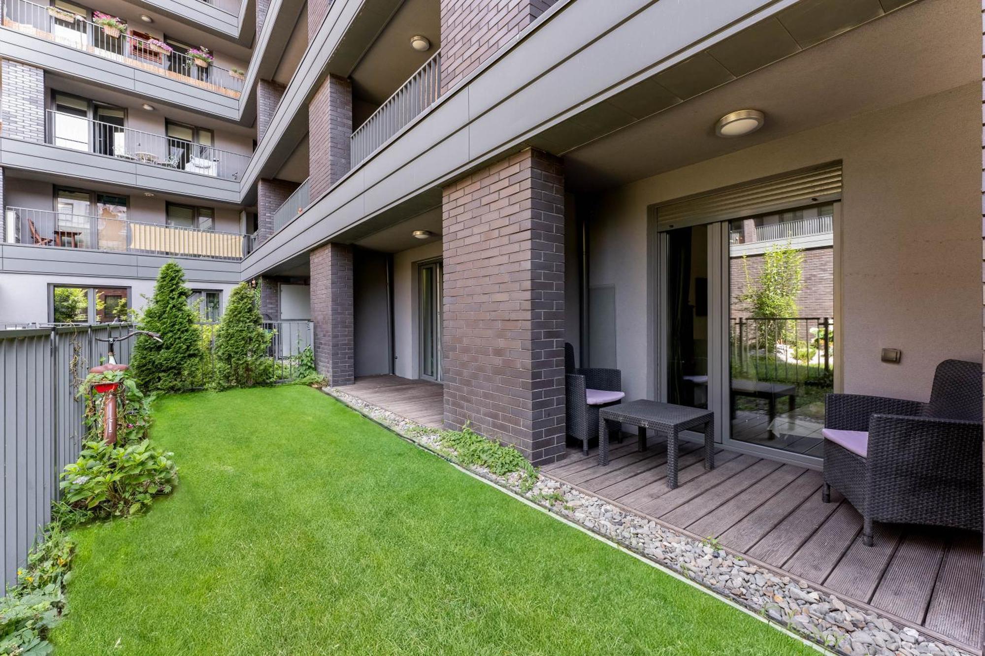 Nadwislanska 11 With Garden Apartment