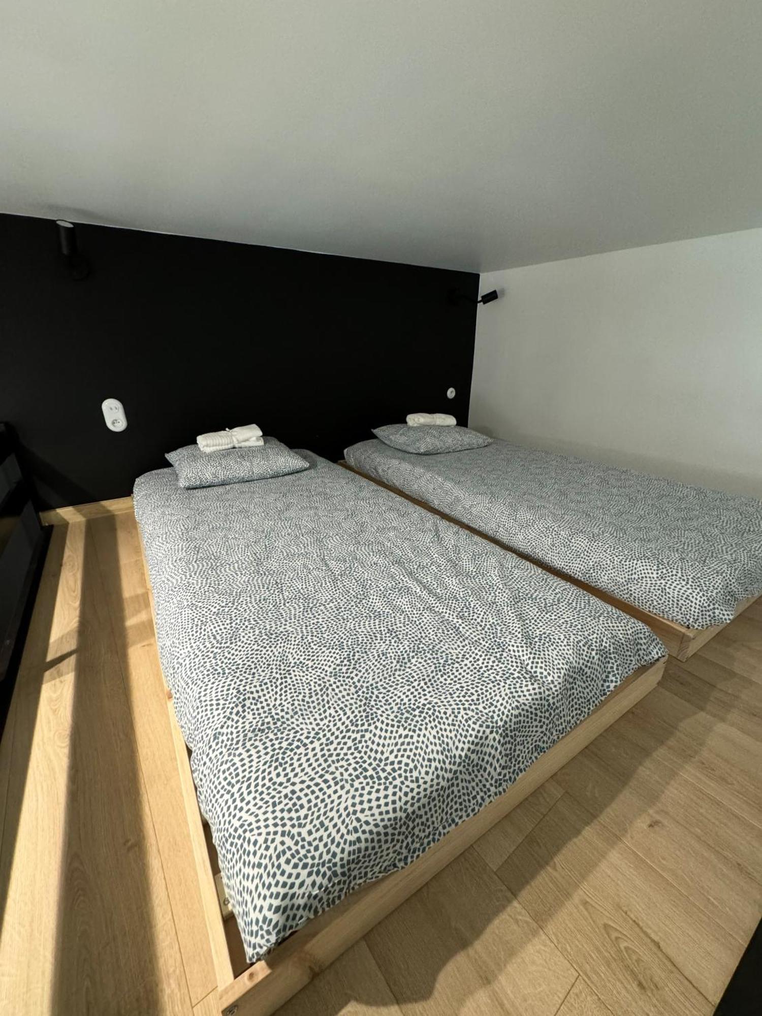 Center, Modern, Quiet Place By Homeclick