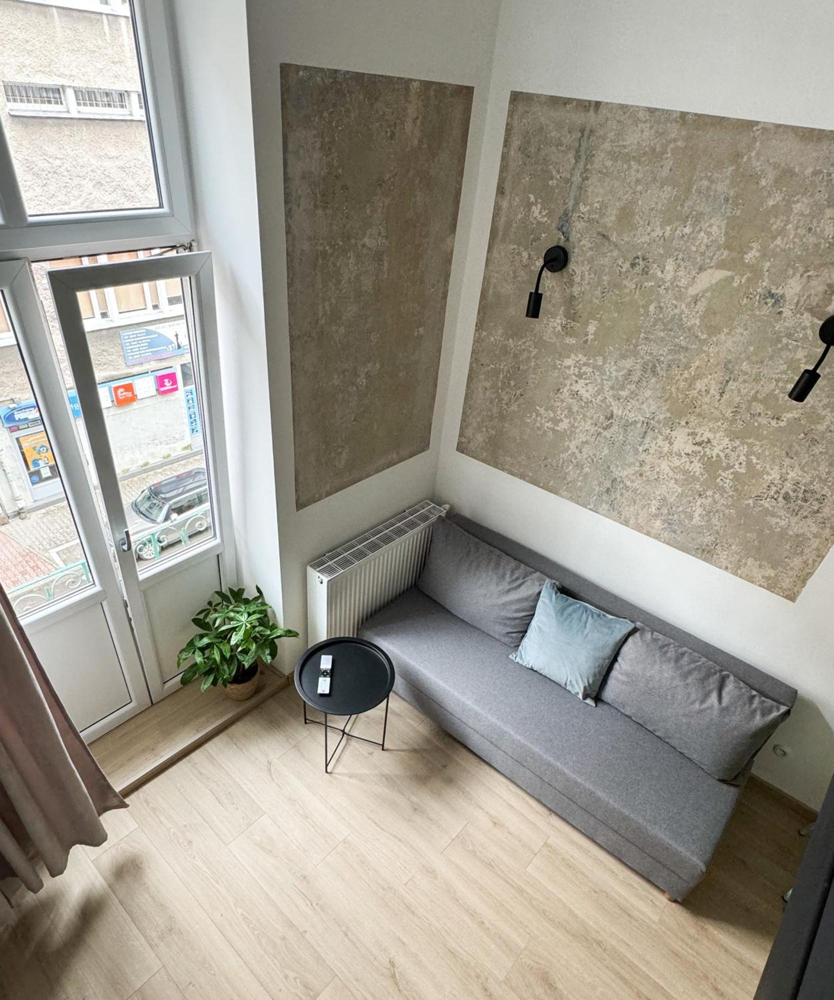 Center, Modern, Quiet Place By Homeclick *