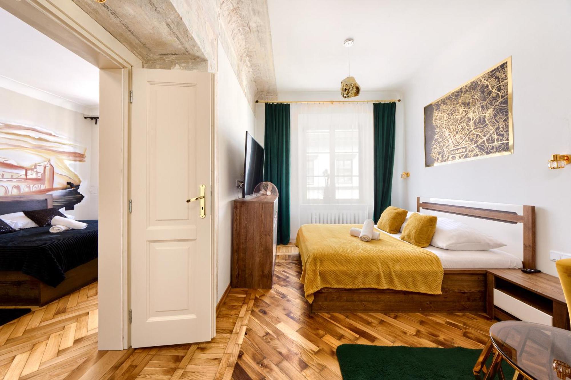 Mikolajska 5 *