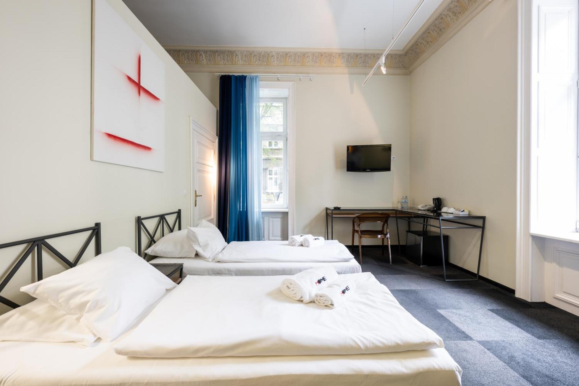Home Hotel Aparthotel