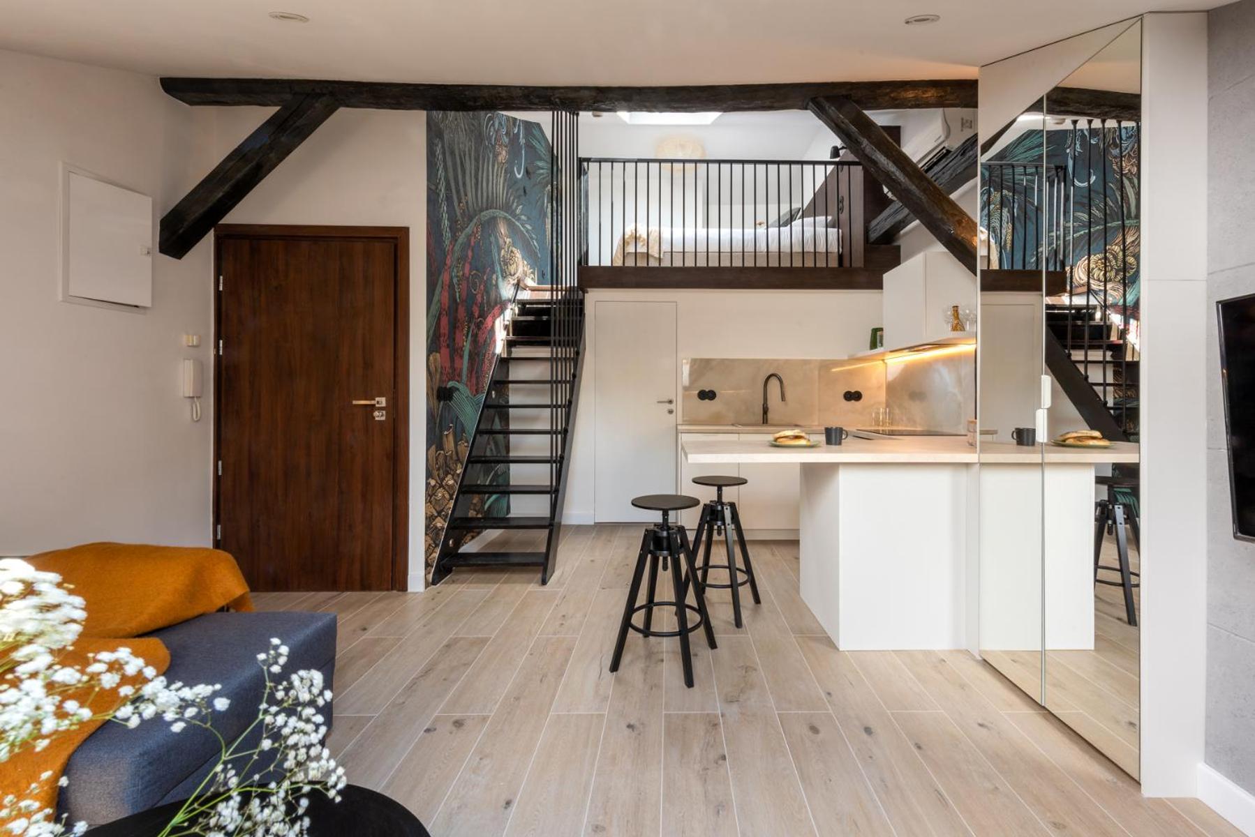 Skyline Apartment
