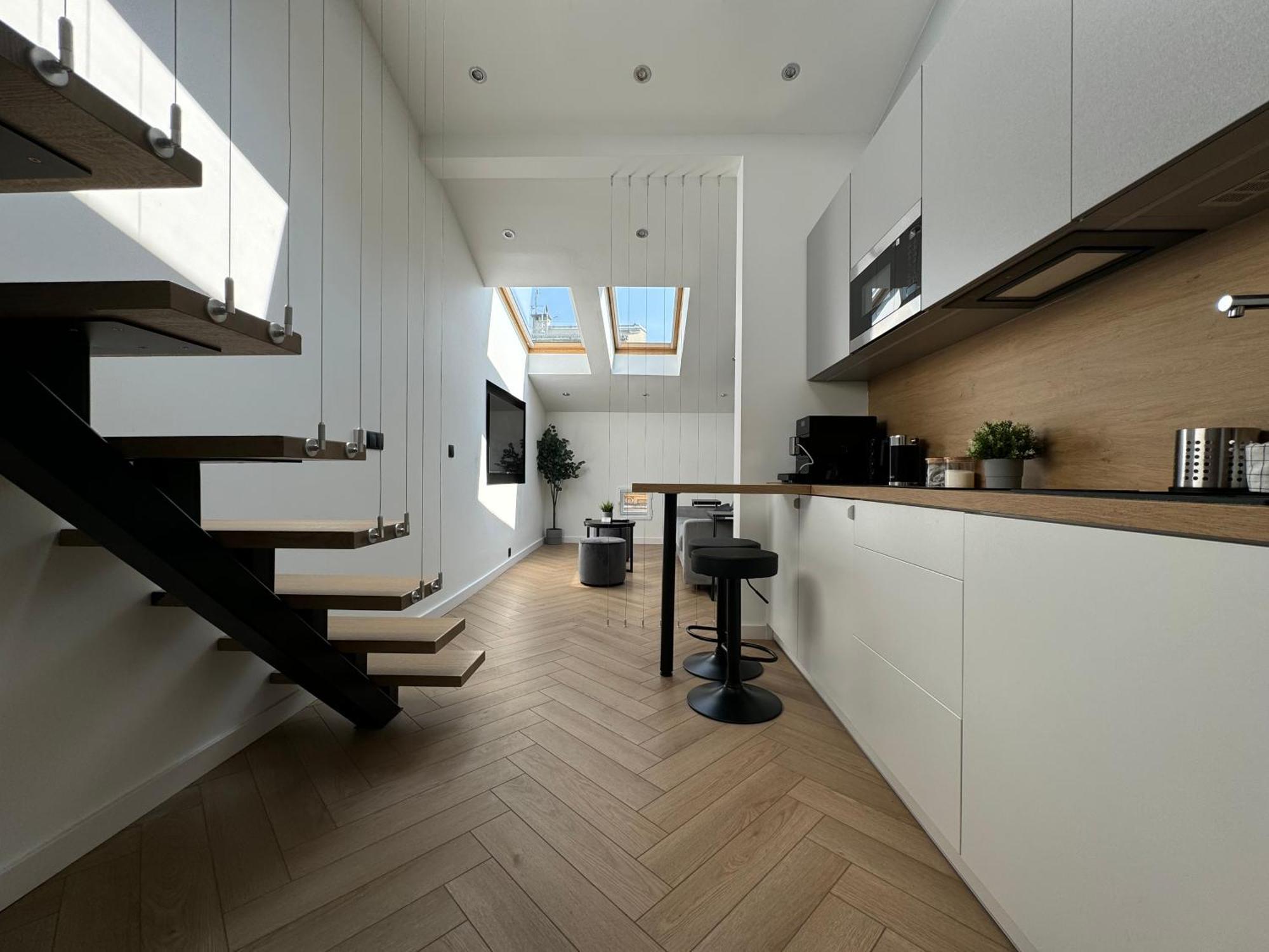 Rainbow Old Town Apartment