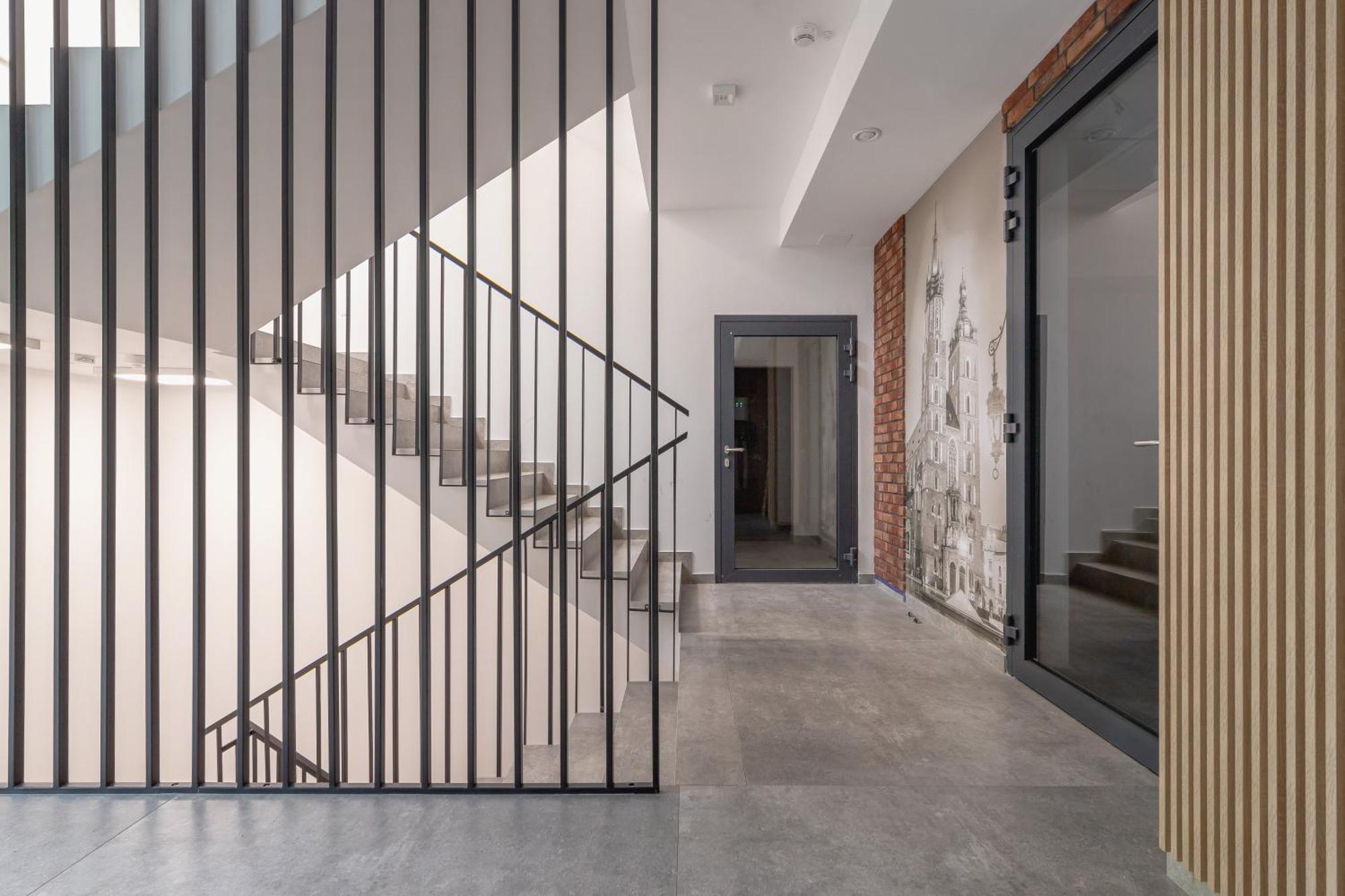 Modern With Air Conditioning In Downtown By Renters