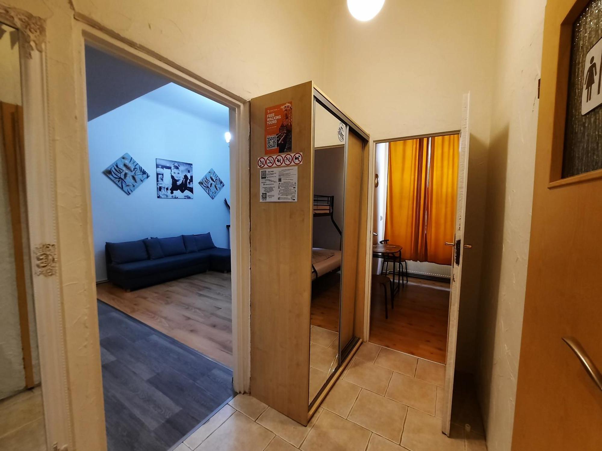 Lorf Hostel&coffee Hostel