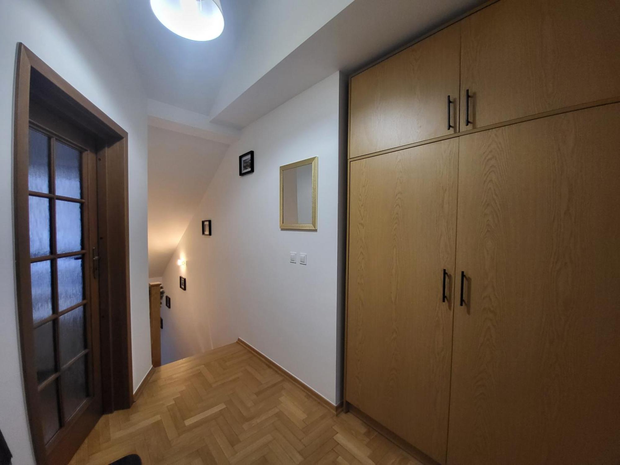 Kochanowskiego 12 Apartment
