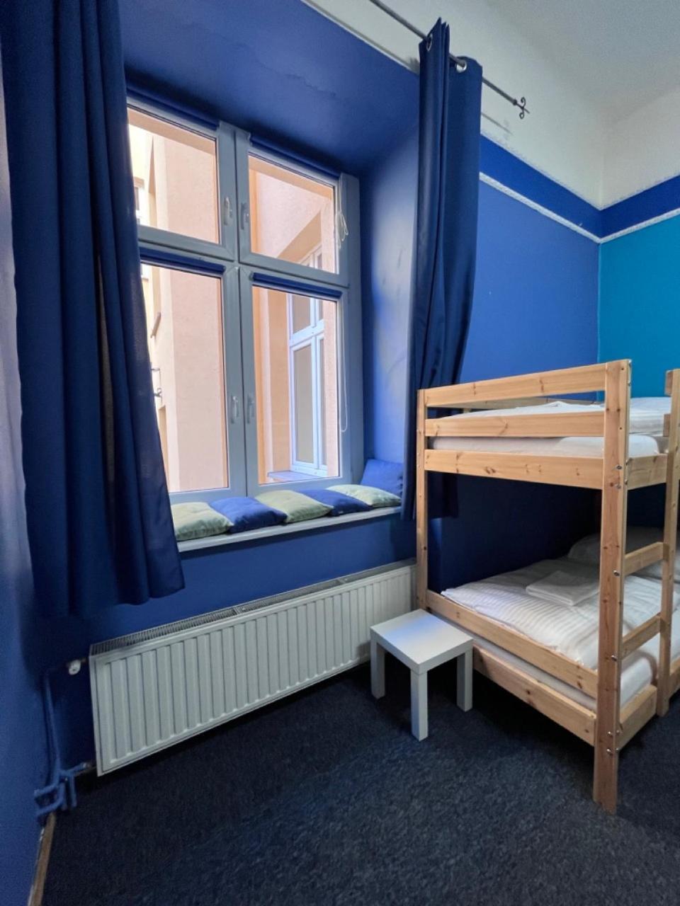Girls Dorm *